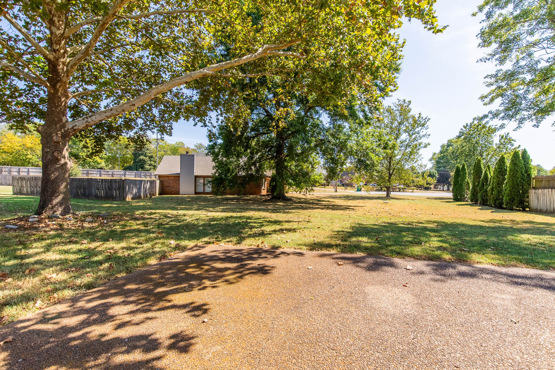 306 Lexington Dr