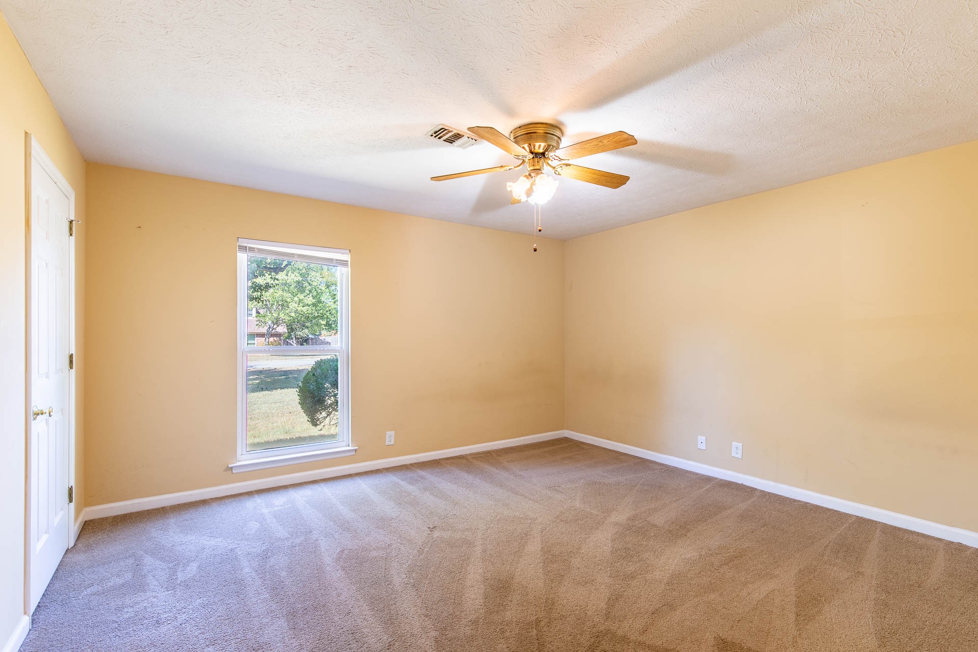306 Lexington Dr