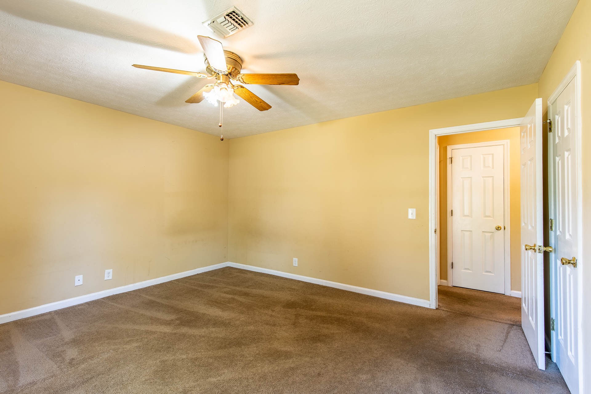 306 Lexington Dr