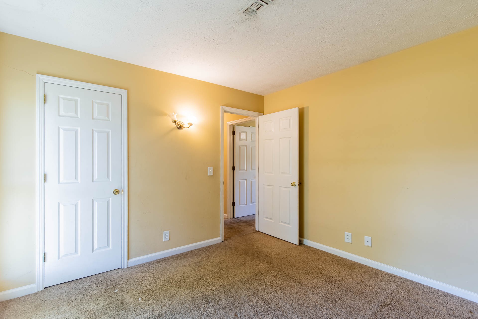 306 Lexington Dr