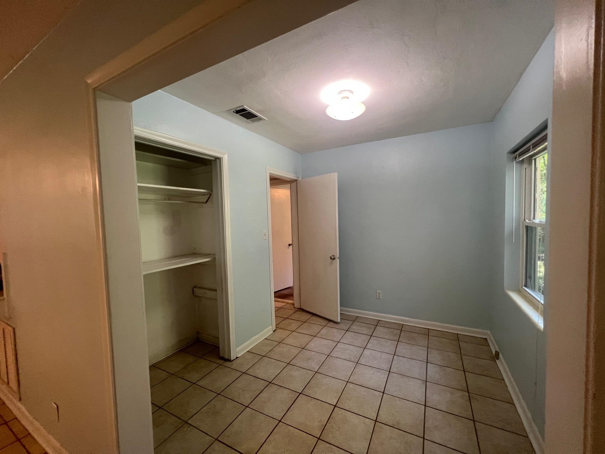 1806 Chuli Nene Lane