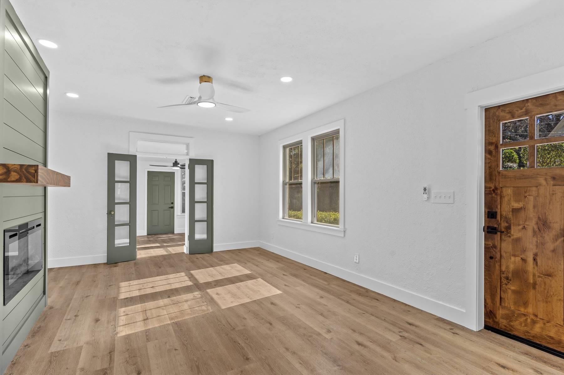 246 DE SOTO Street