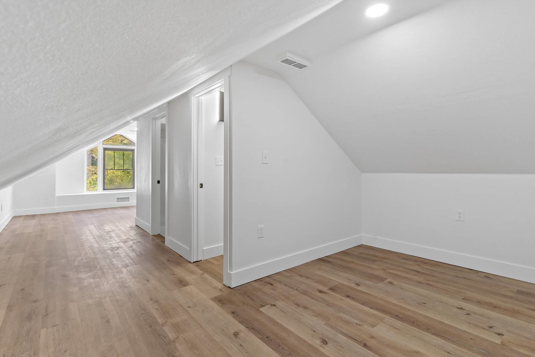 246 DE SOTO Street