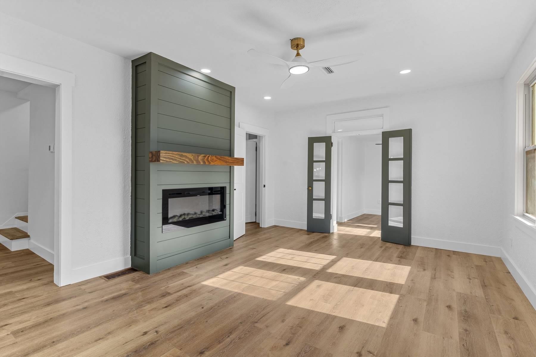 246 DE SOTO Street