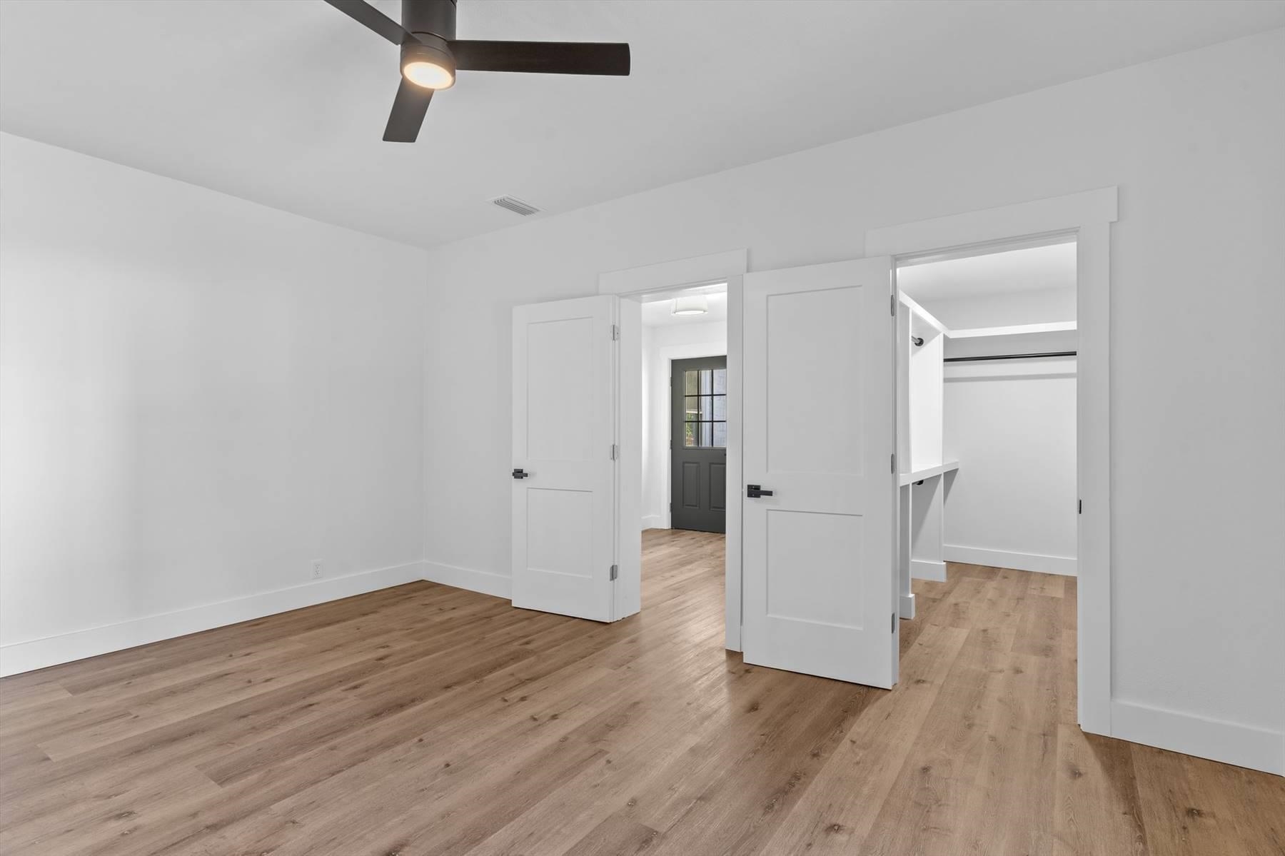 246 DE SOTO Street
