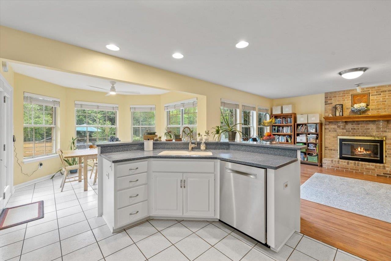 6281 HINES HILL Circle