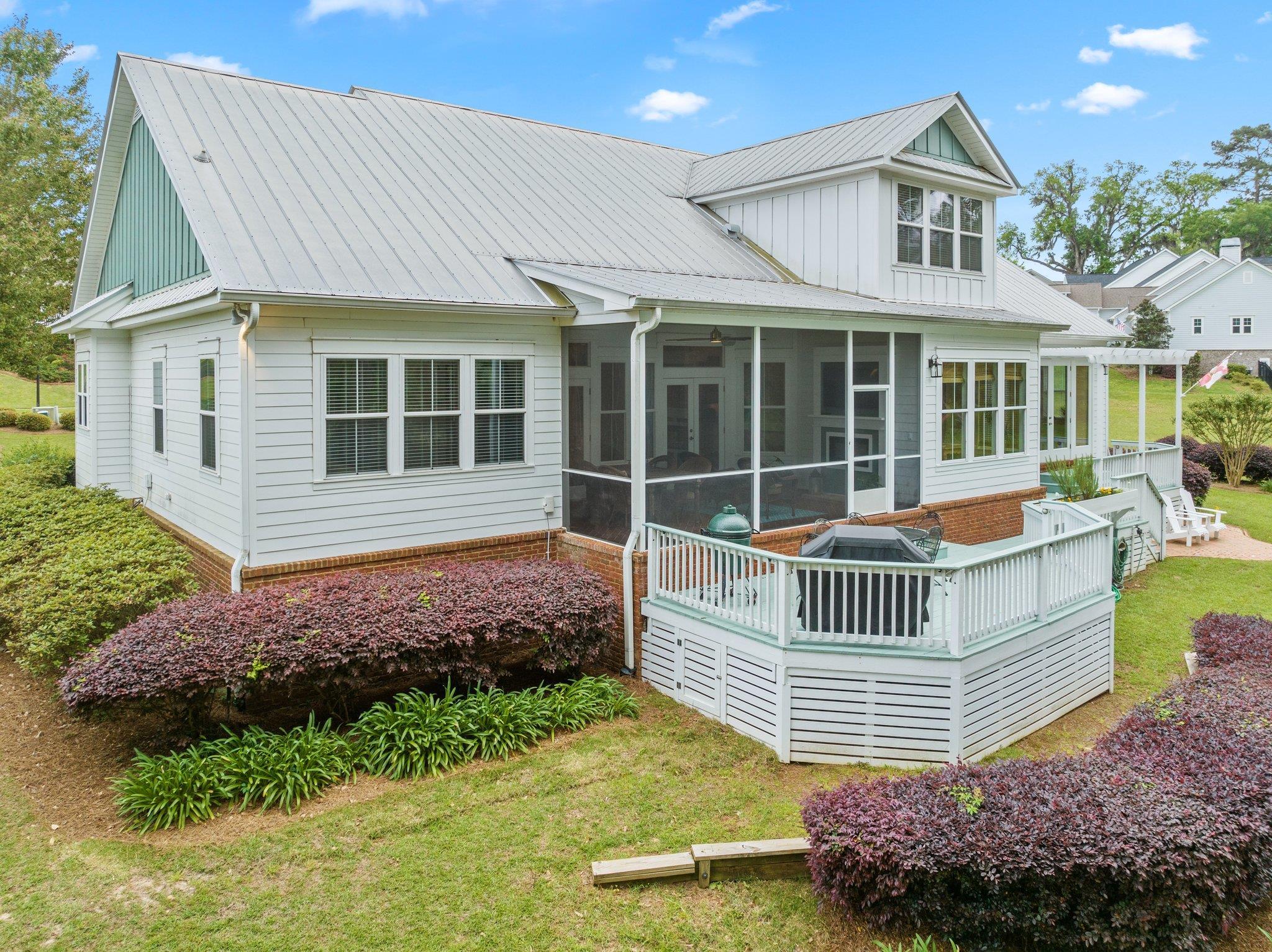3032 Dickinson Drive