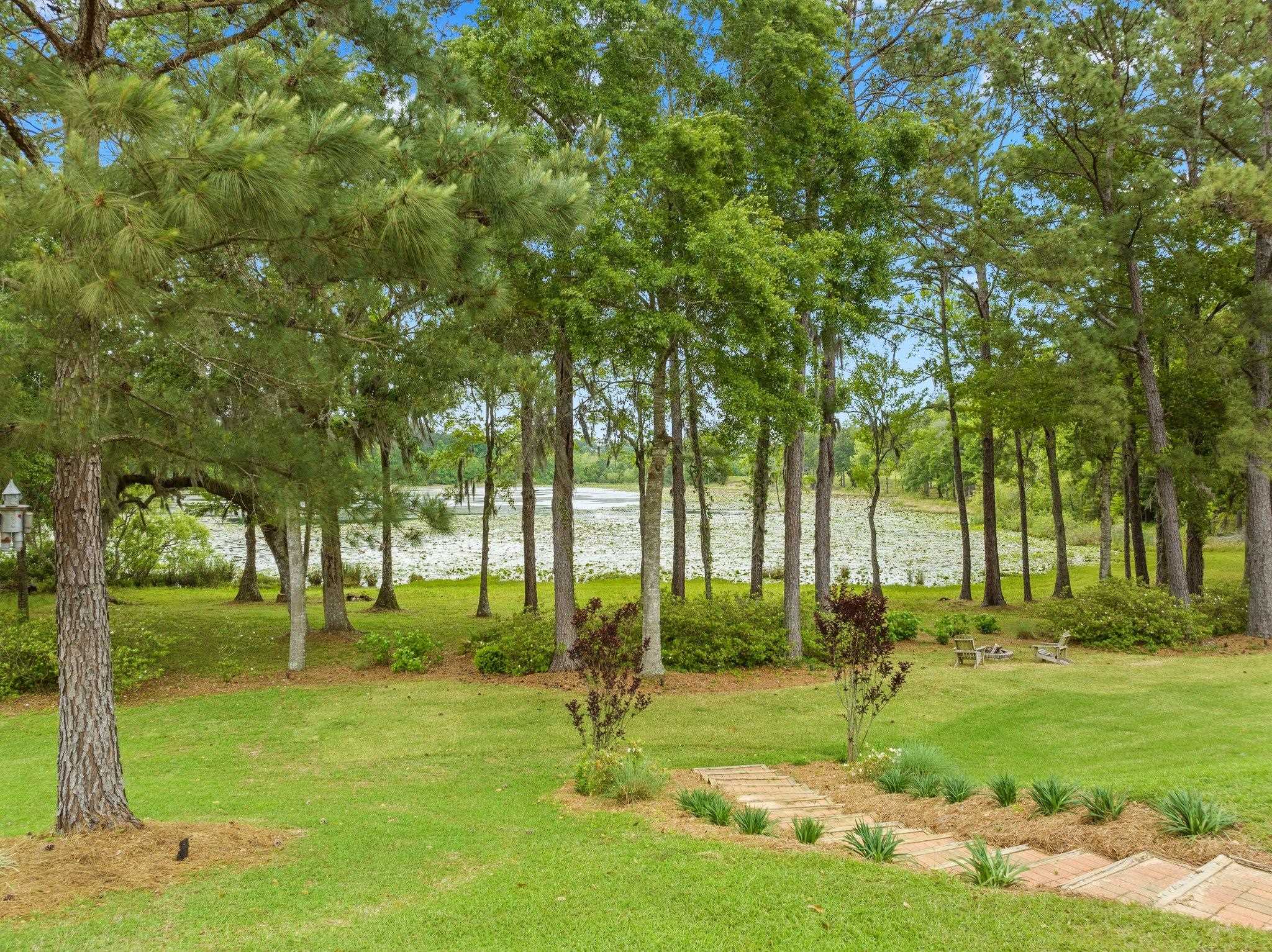 3032 Dickinson Drive