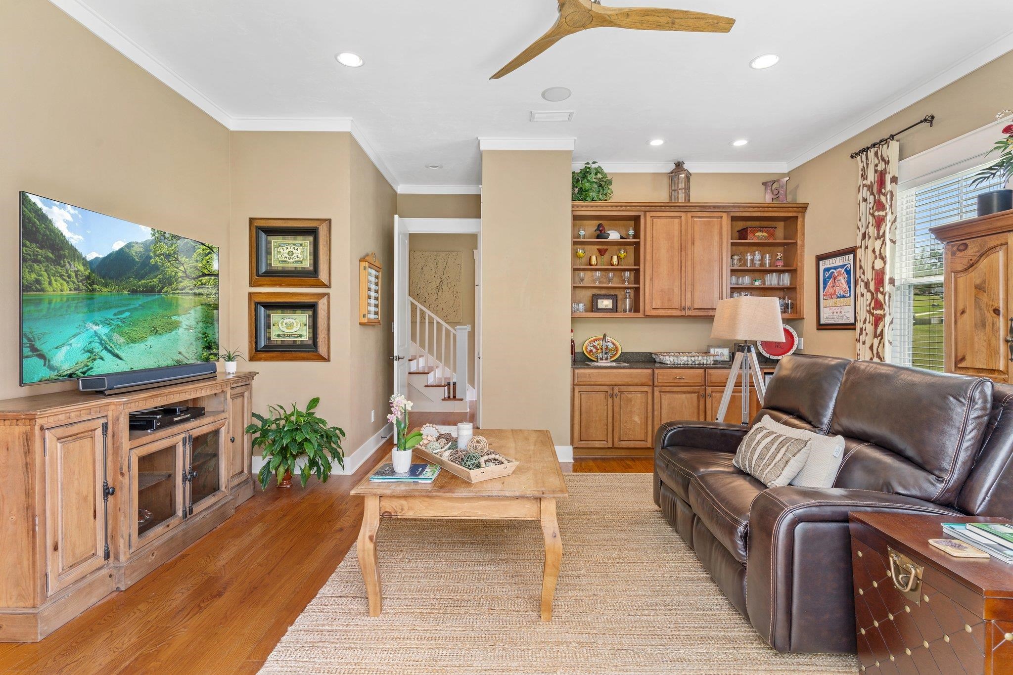 3032 Dickinson Drive