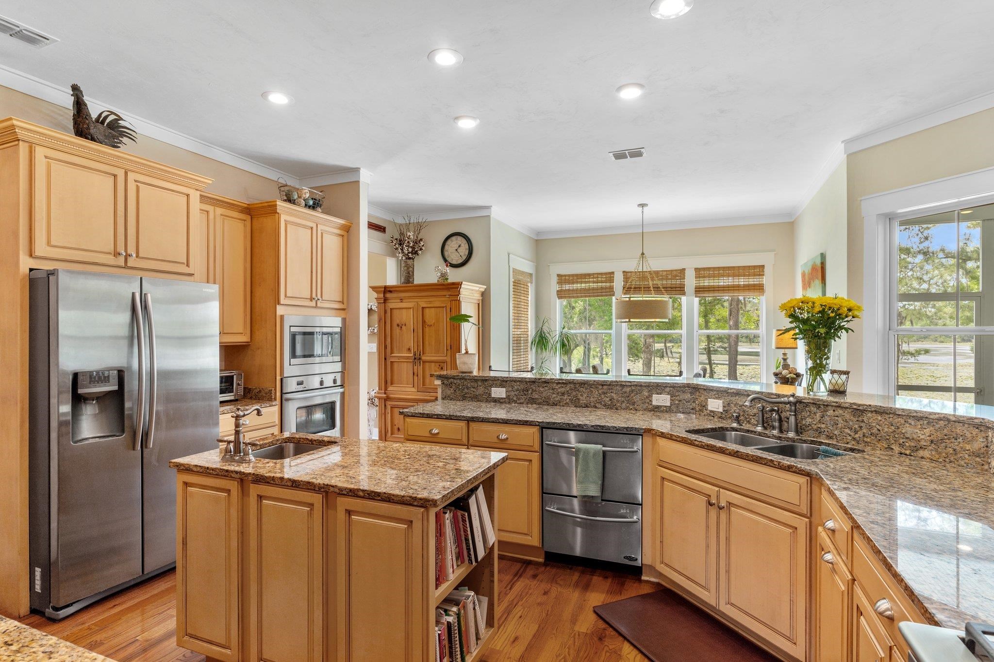 3032 Dickinson Drive