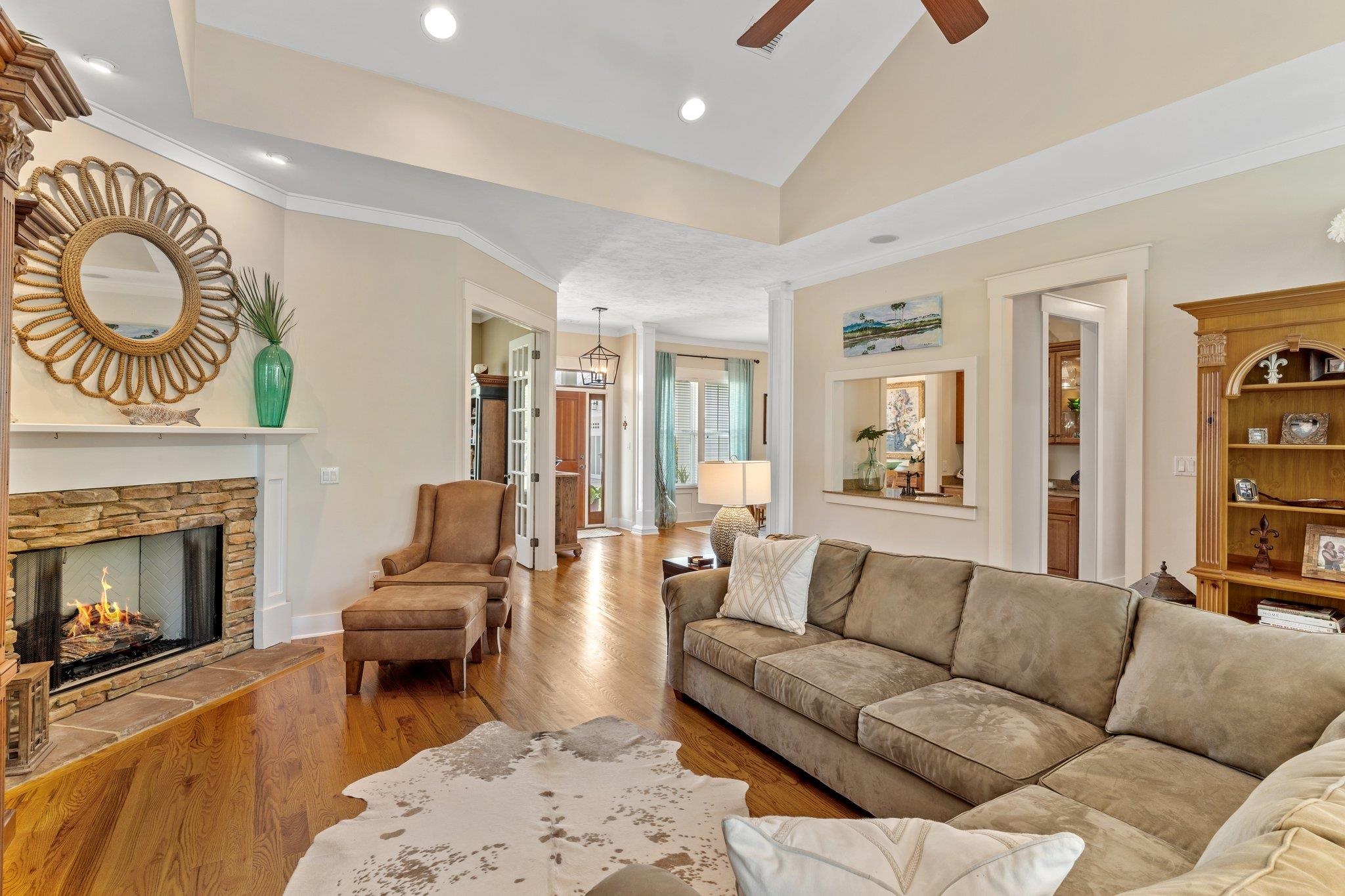 3032 Dickinson Drive