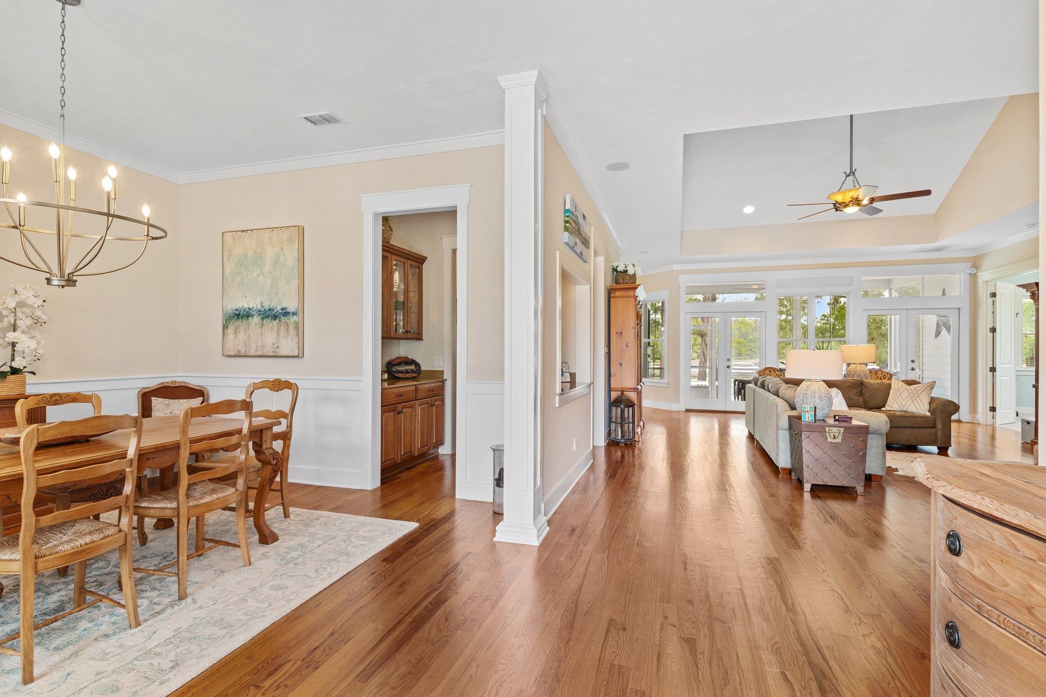 3032 Dickinson Drive