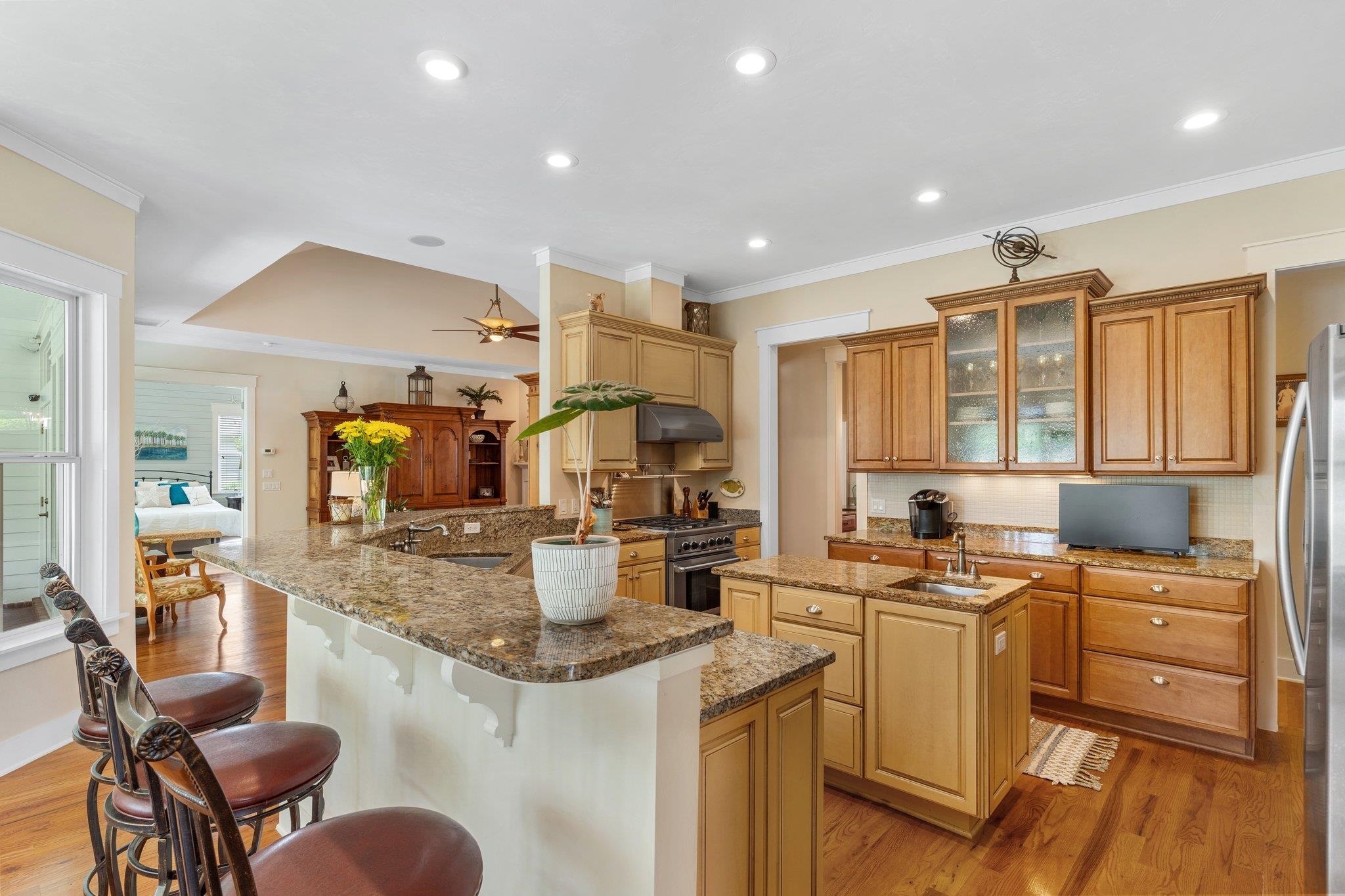 3032 Dickinson Drive