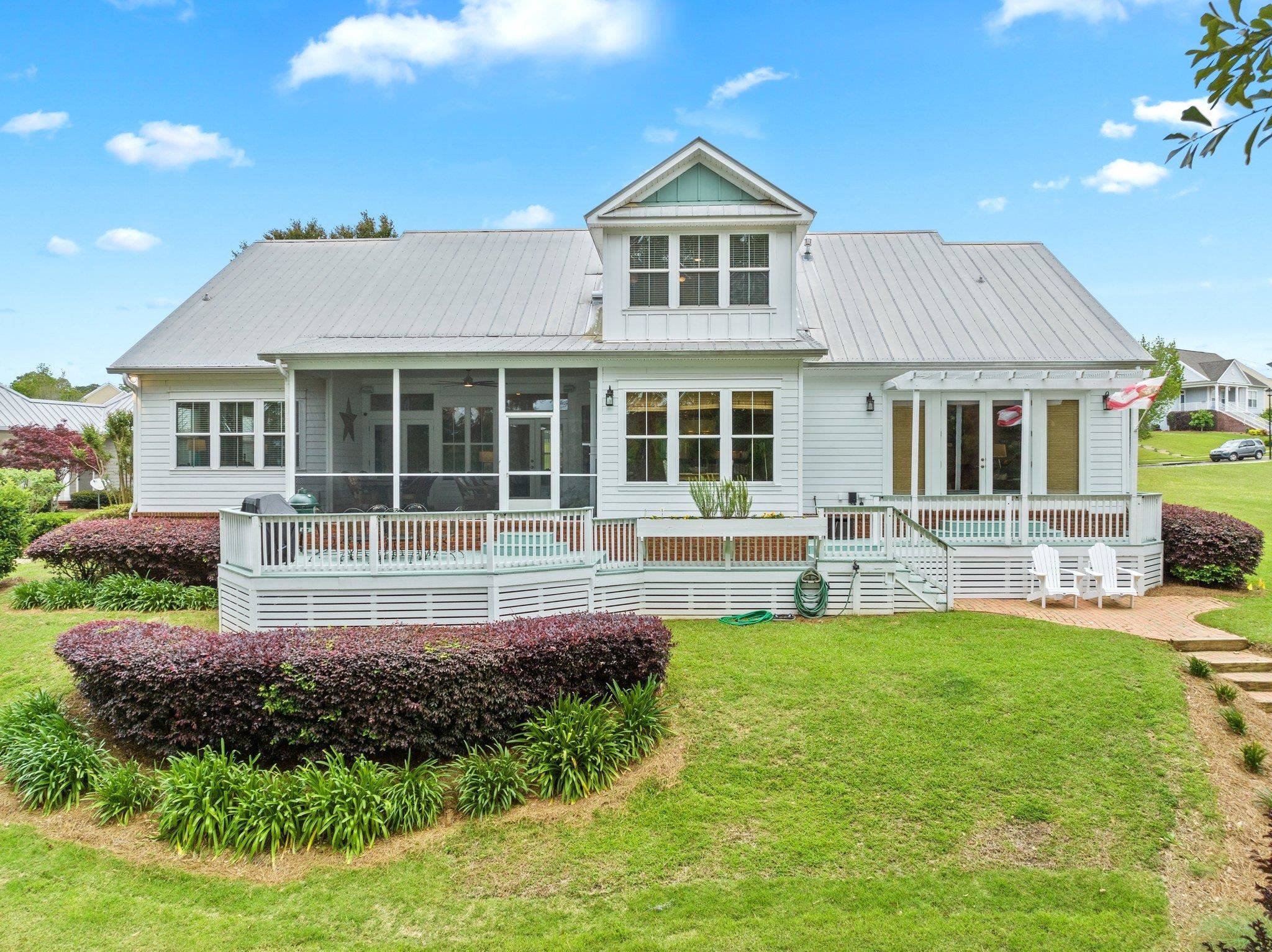 3032 Dickinson Drive