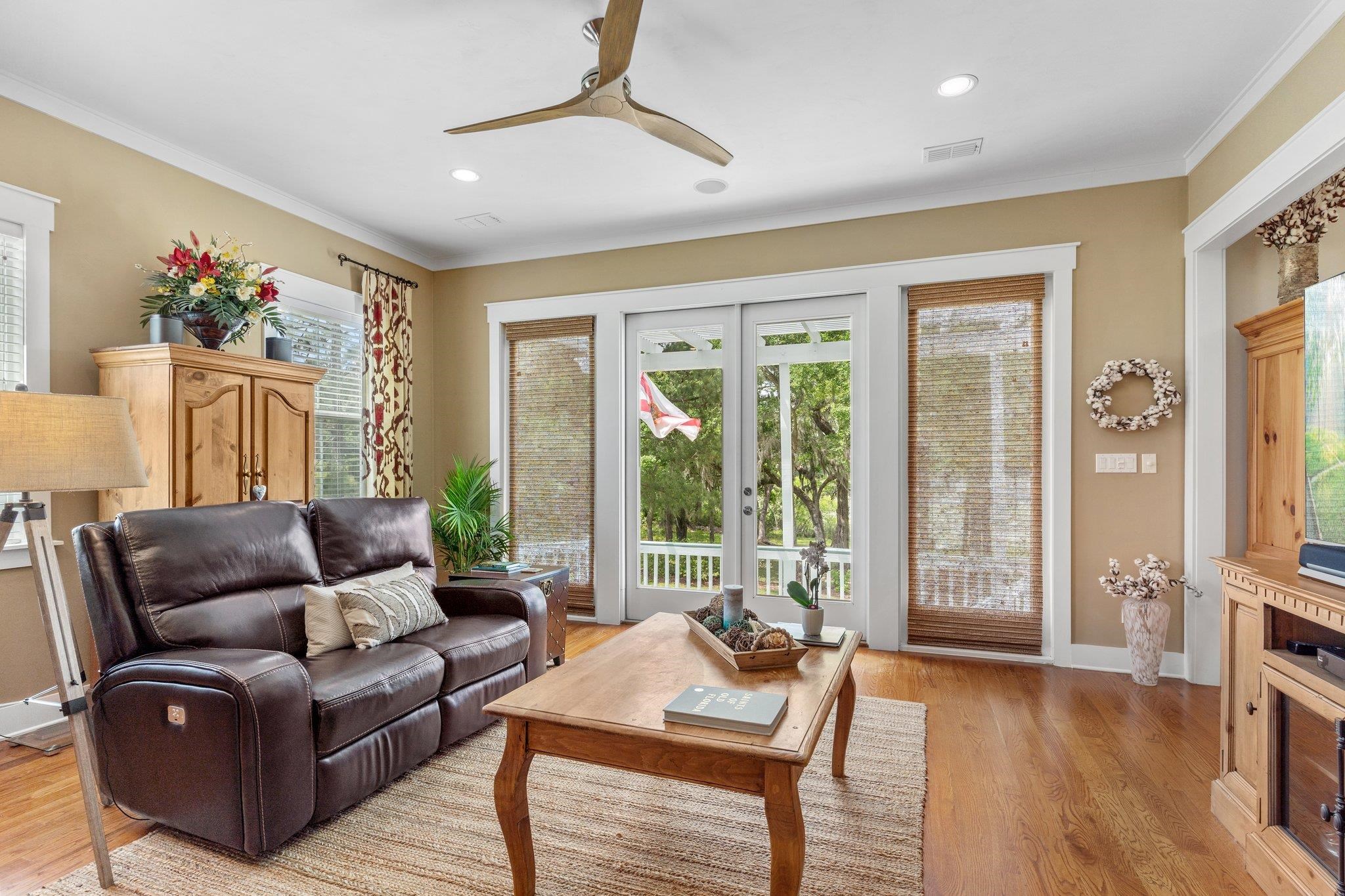 3032 Dickinson Drive
