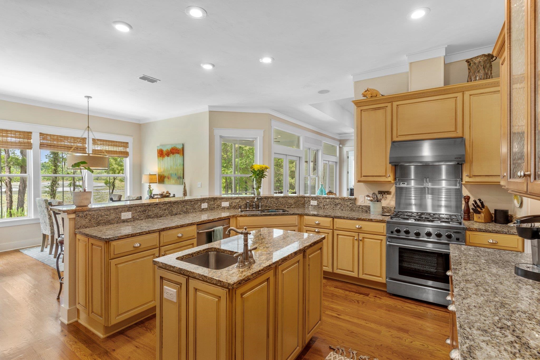 3032 Dickinson Drive