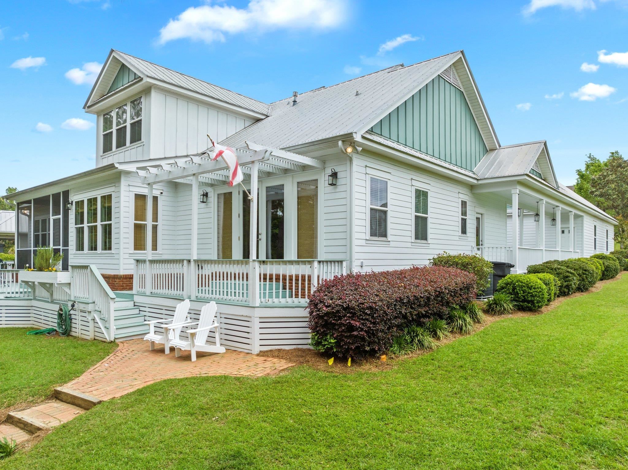 3032 Dickinson Drive