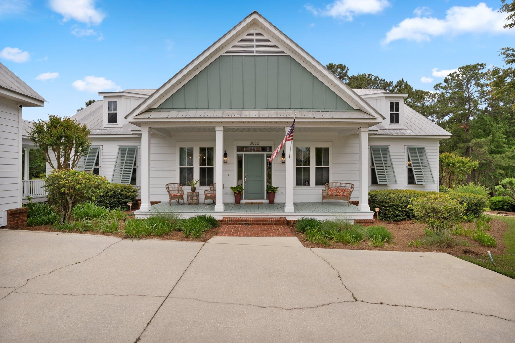 3032 Dickinson Drive