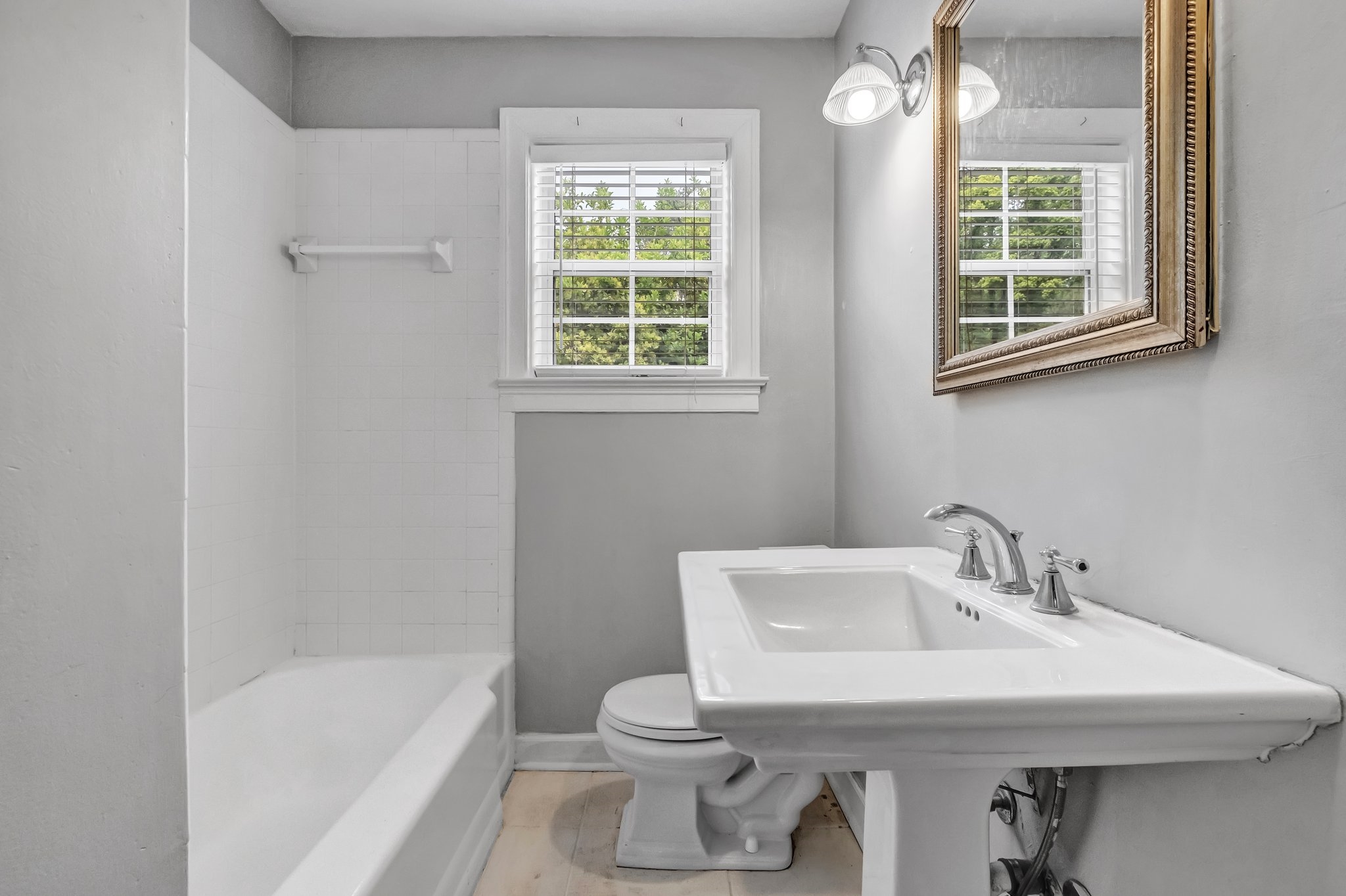 1128 Marion Avenue Unit: 1