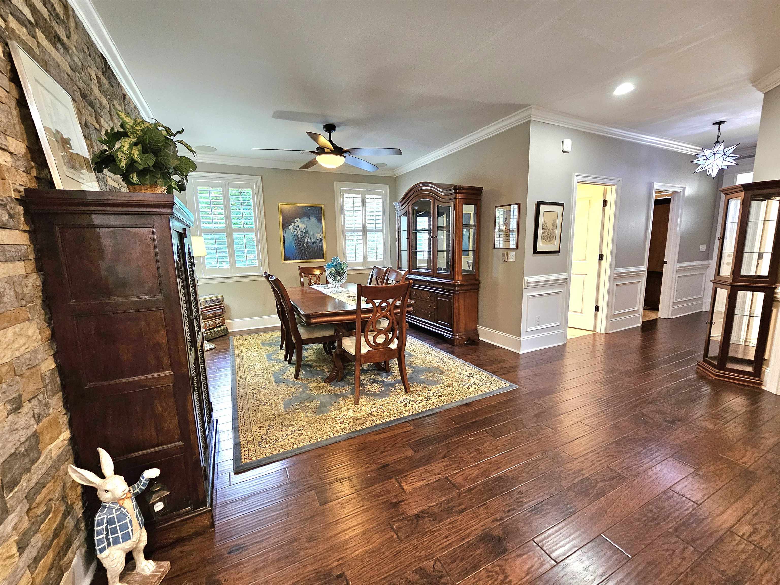 5876 Bascom Drive