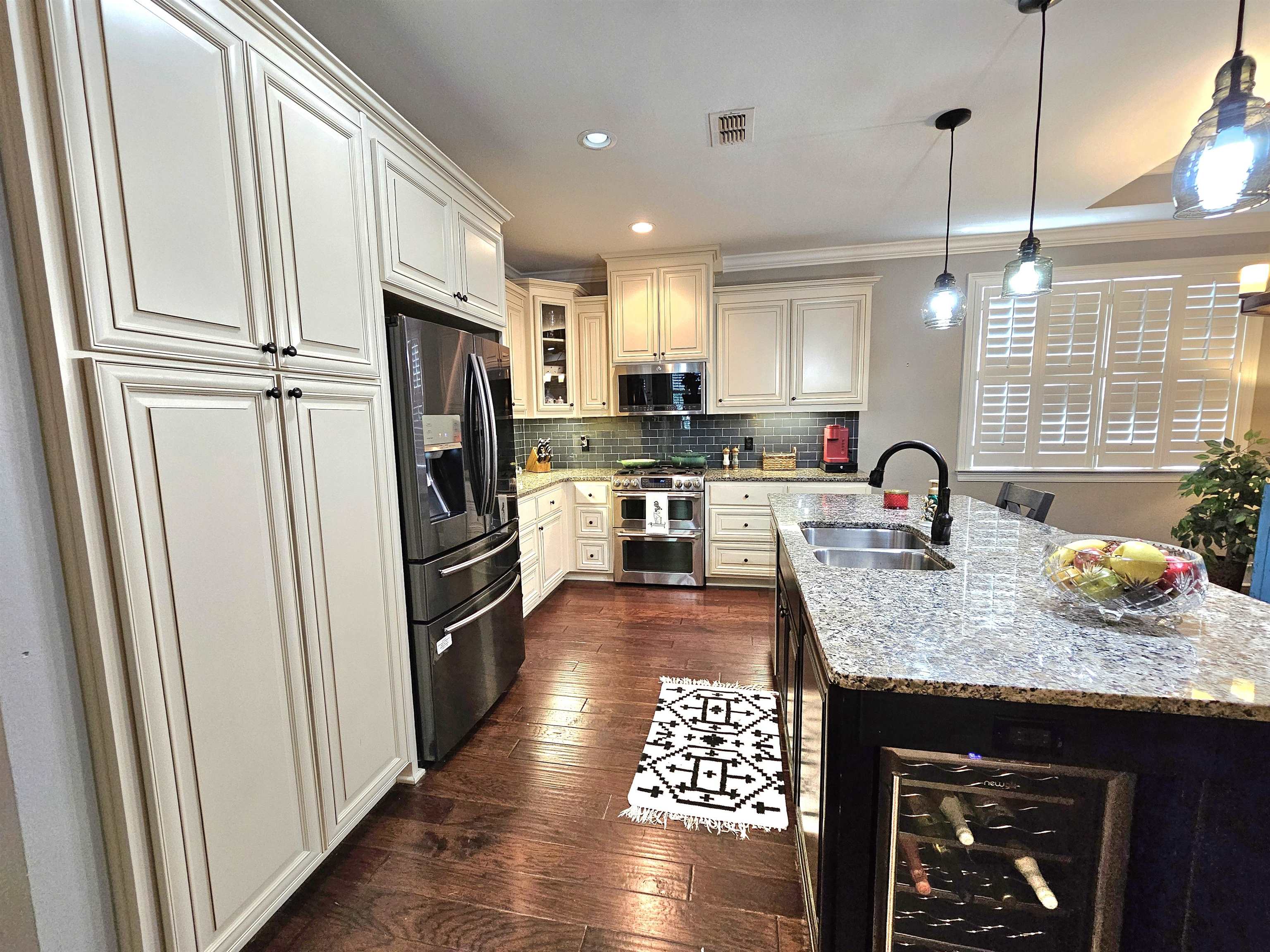 5876 Bascom Drive