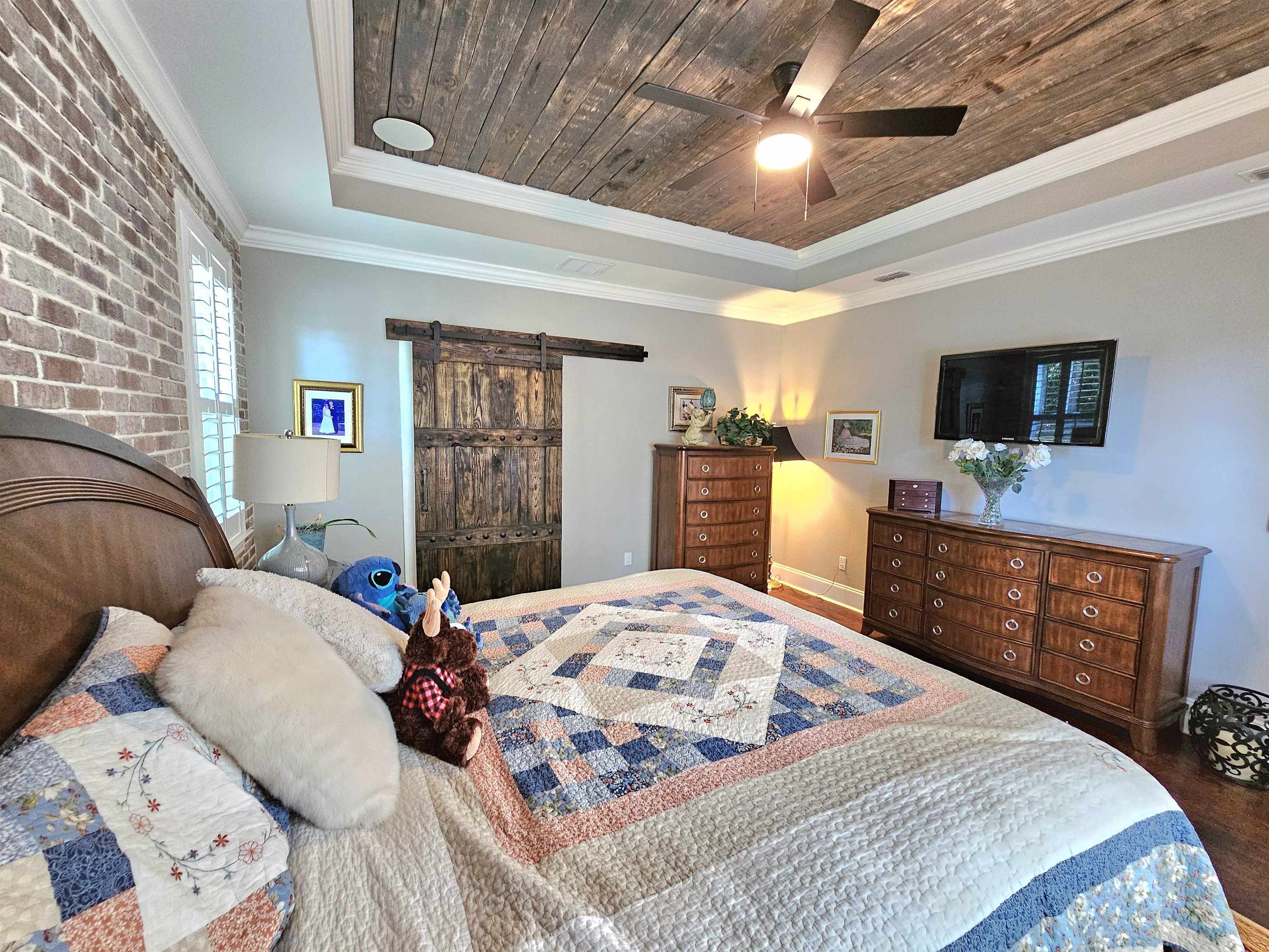 5876 Bascom Drive
