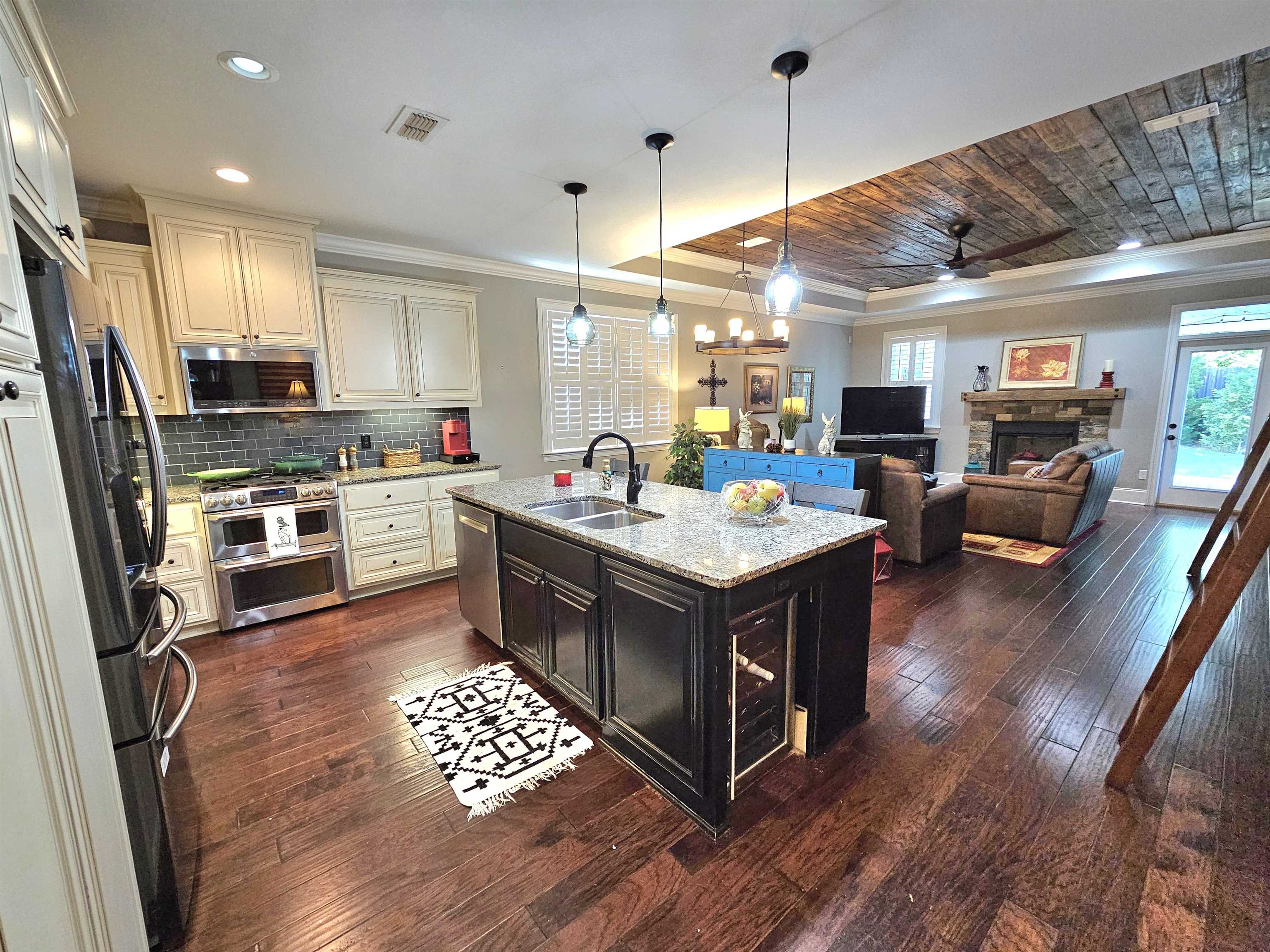 5876 Bascom Drive