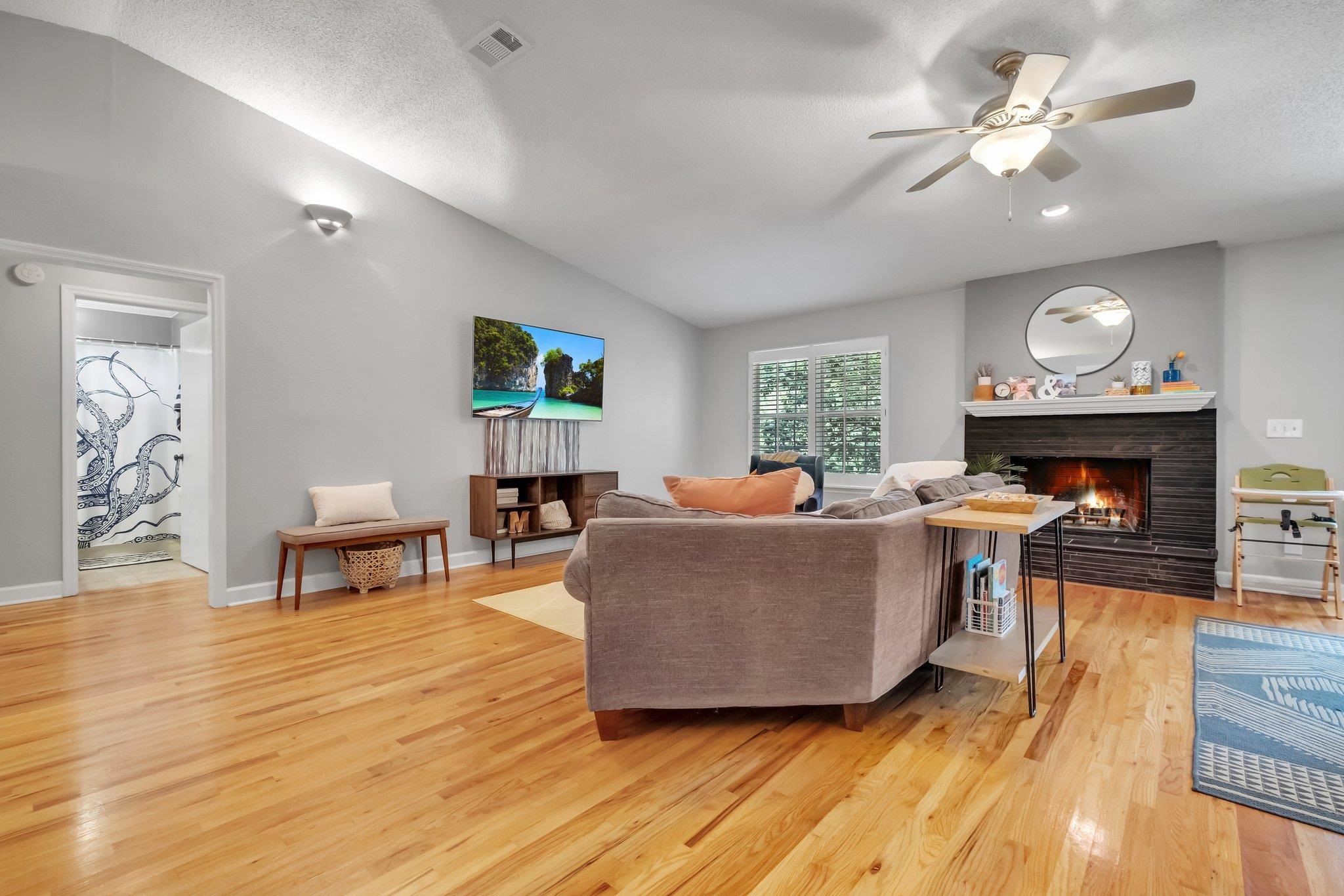 1402 Devonshire Court