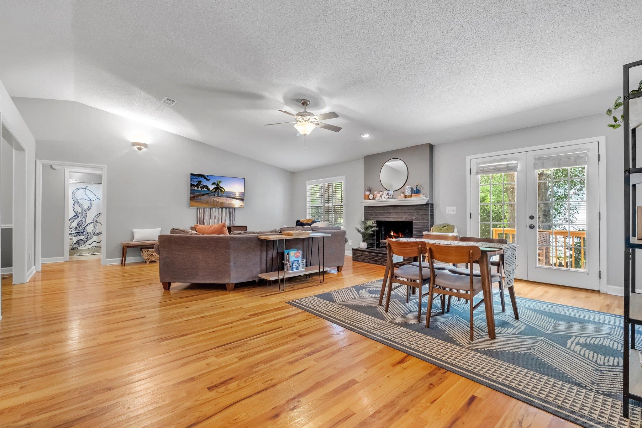 1402 Devonshire Court