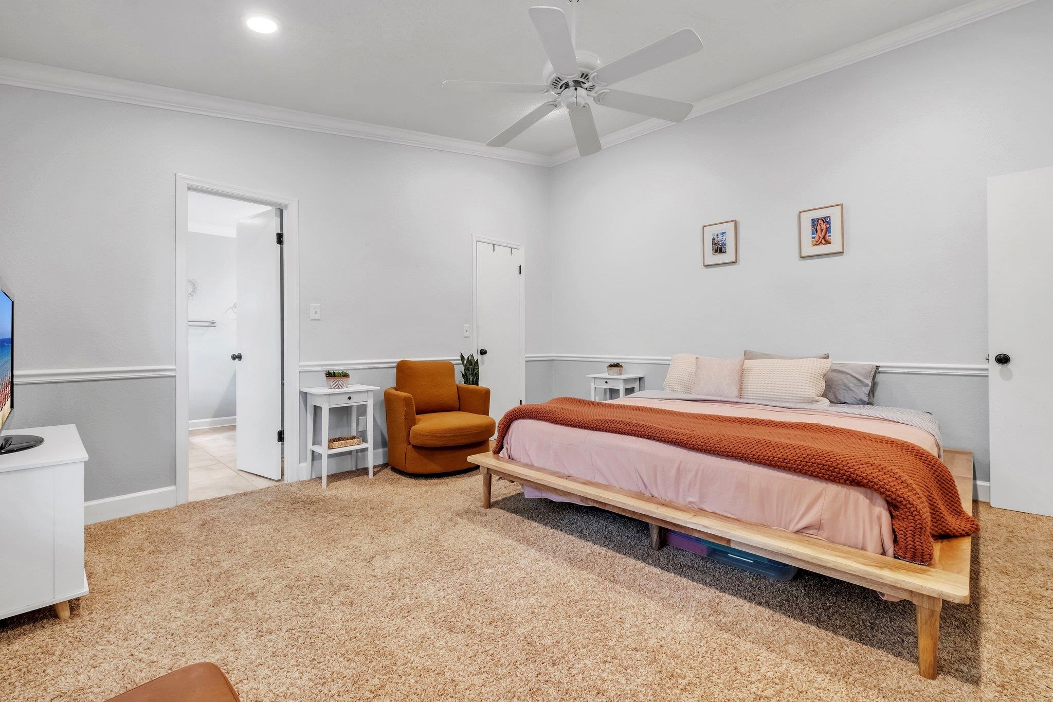 1402 Devonshire Court