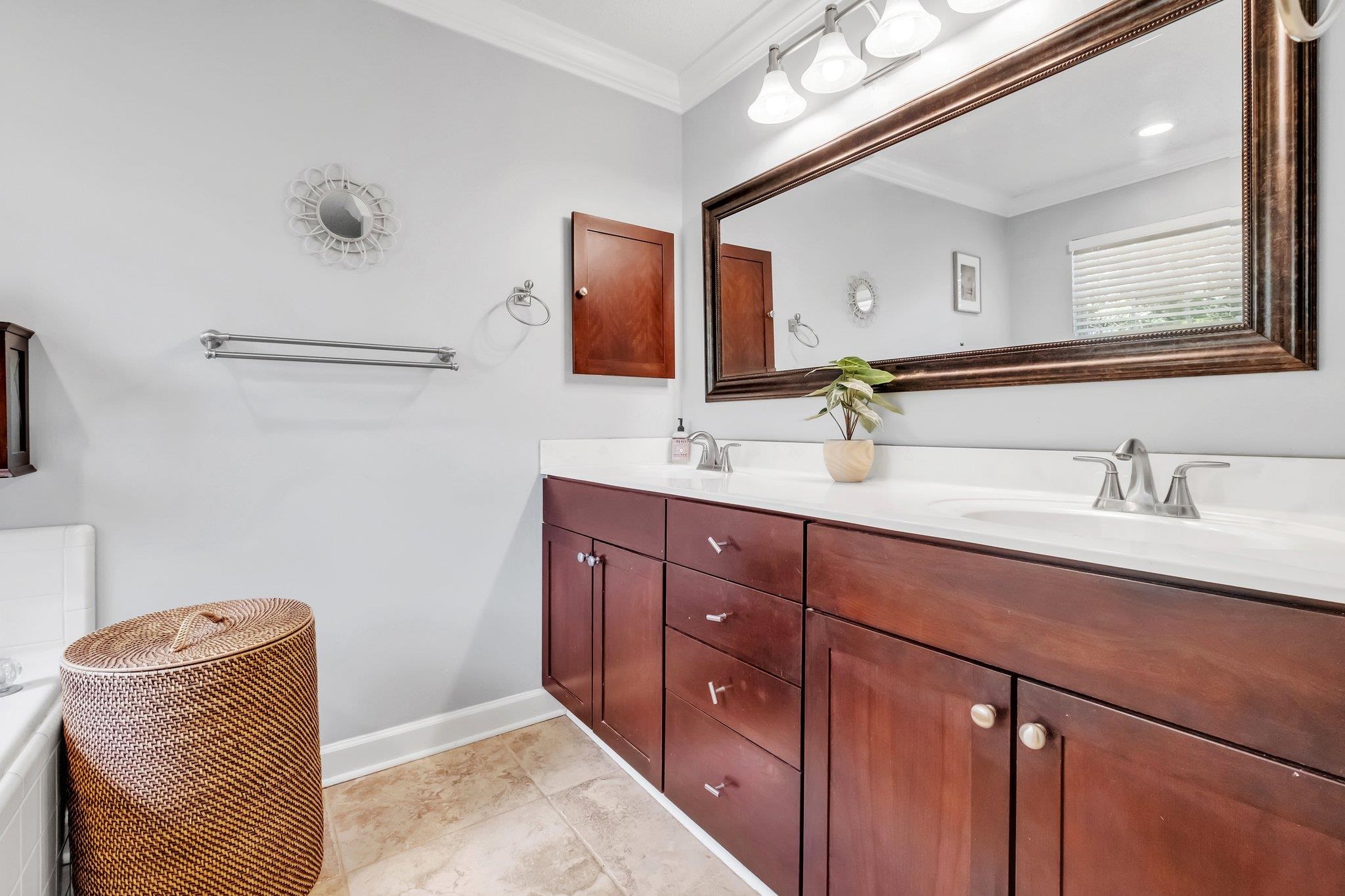 1402 Devonshire Court