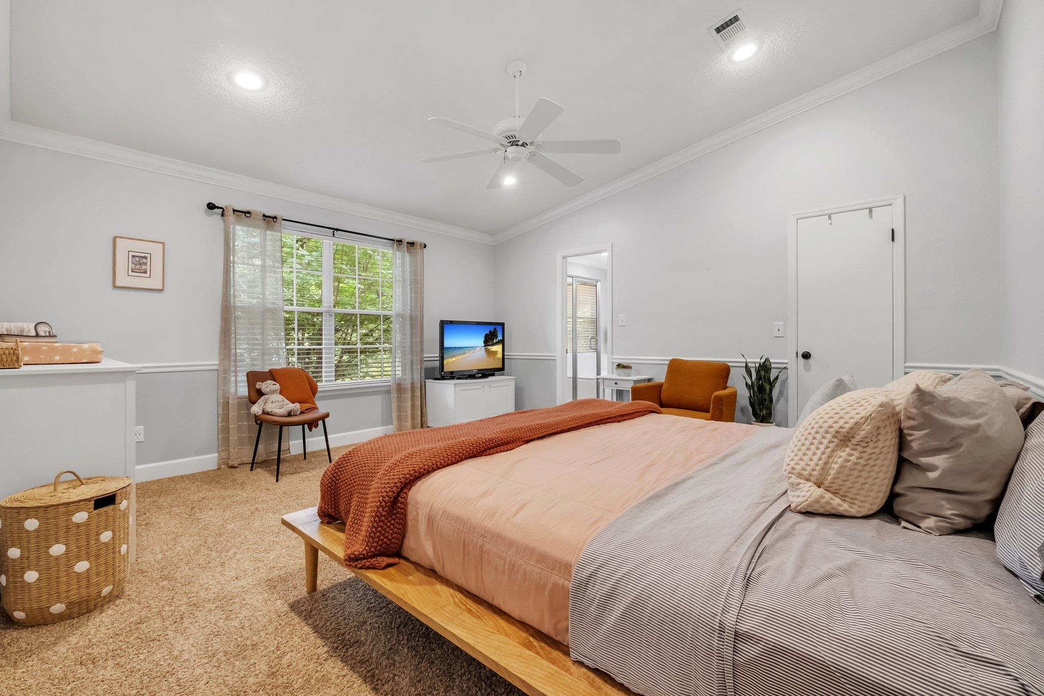 1402 Devonshire Court