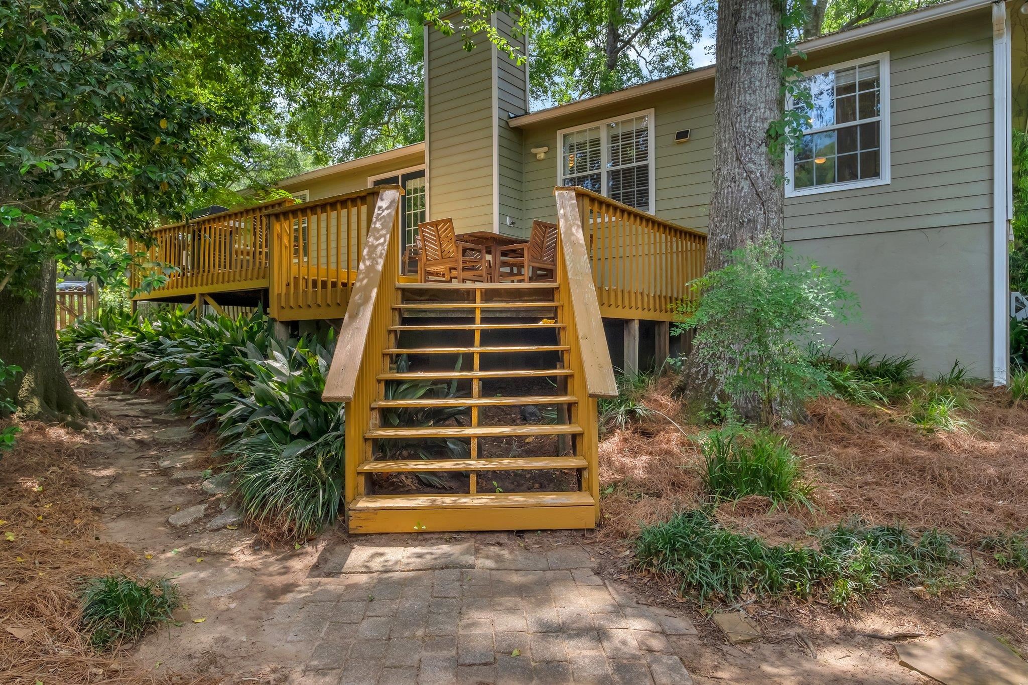 1402 Devonshire Court