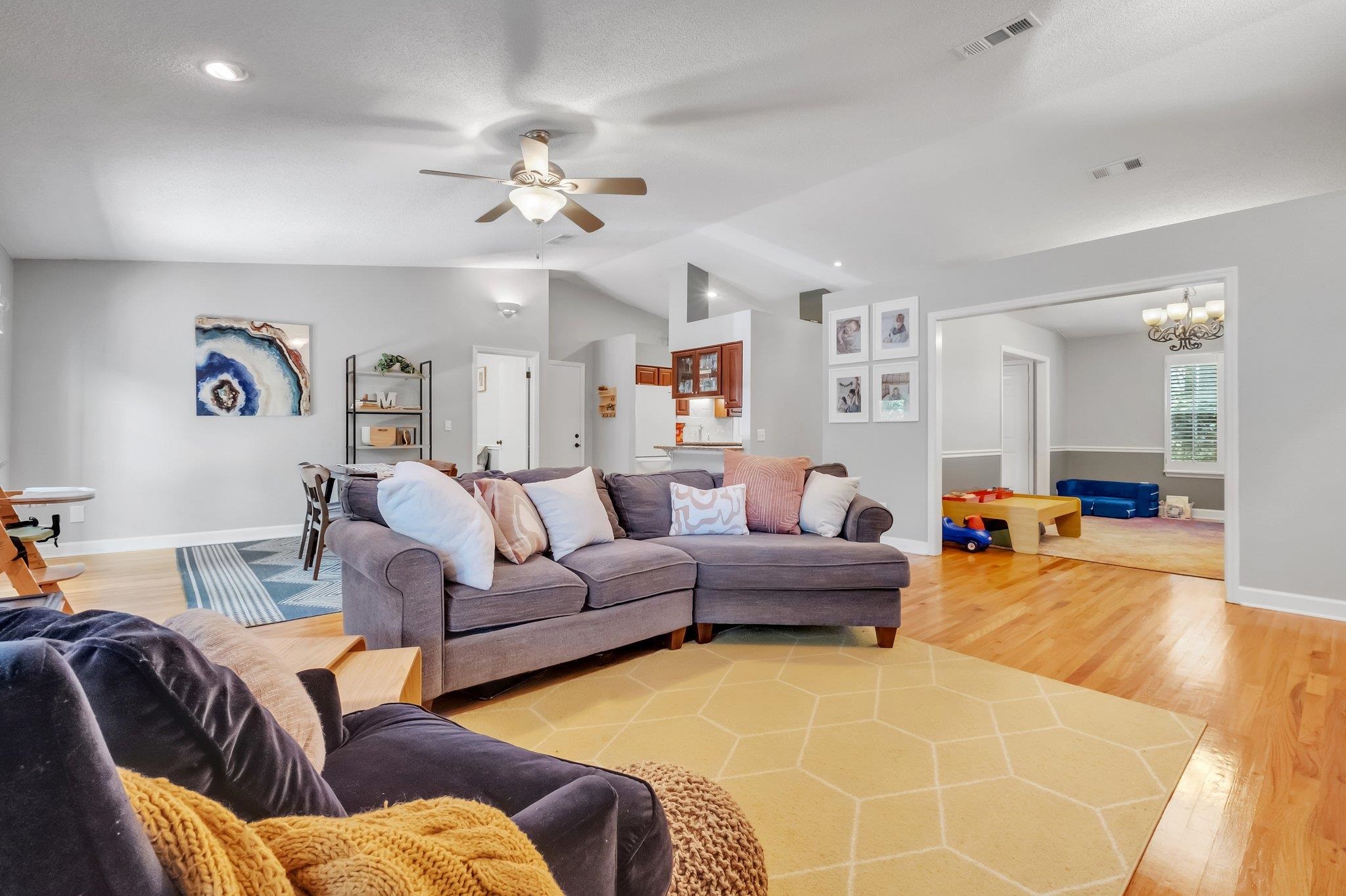 1402 Devonshire Court