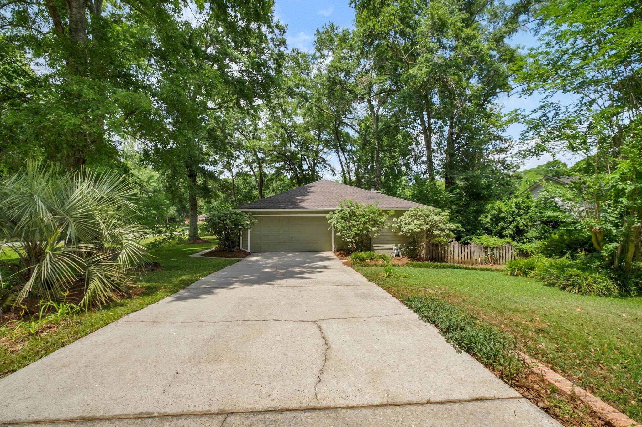 1402 Devonshire Court