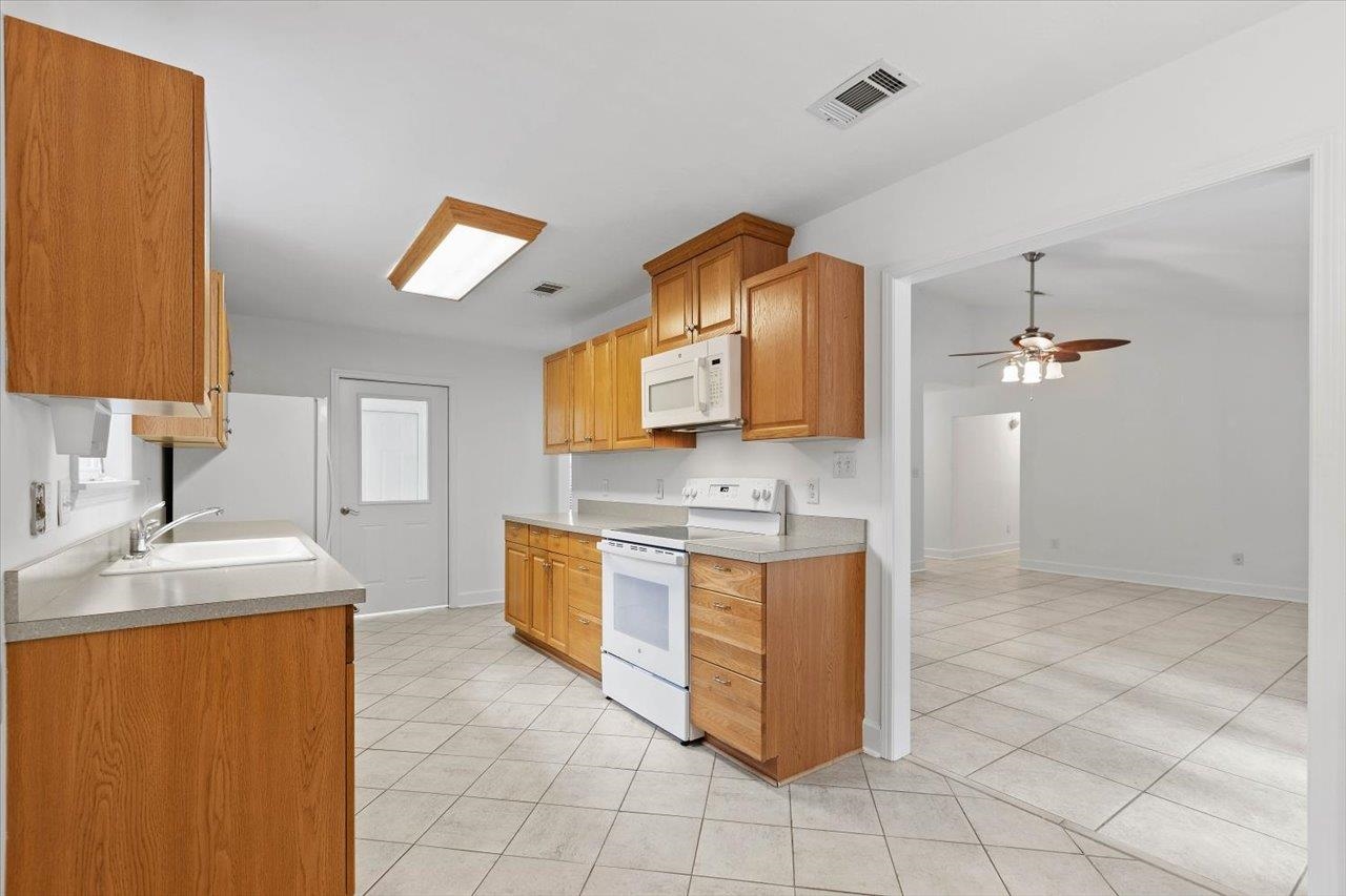 728 Red Fern Road