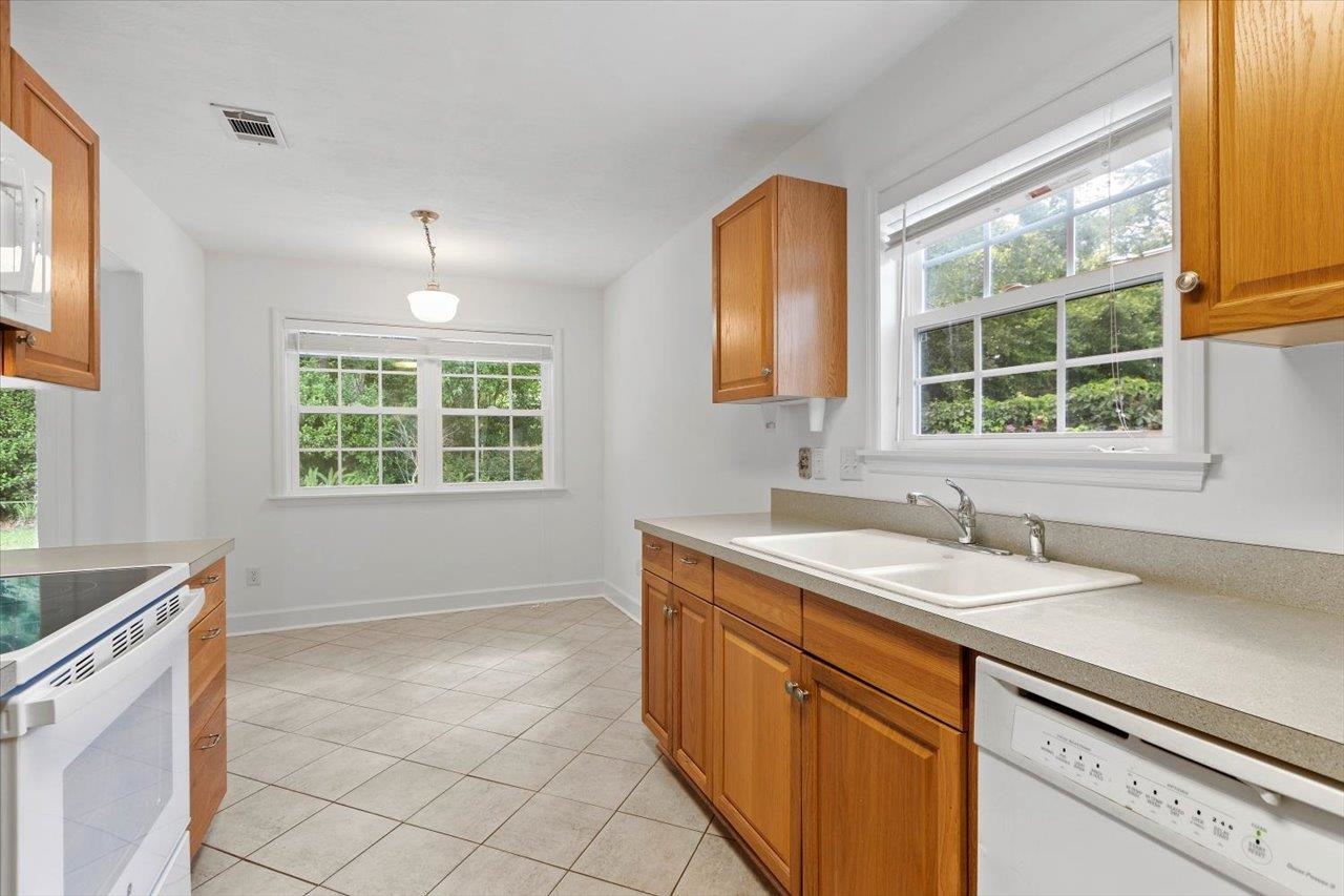 728 Red Fern Road