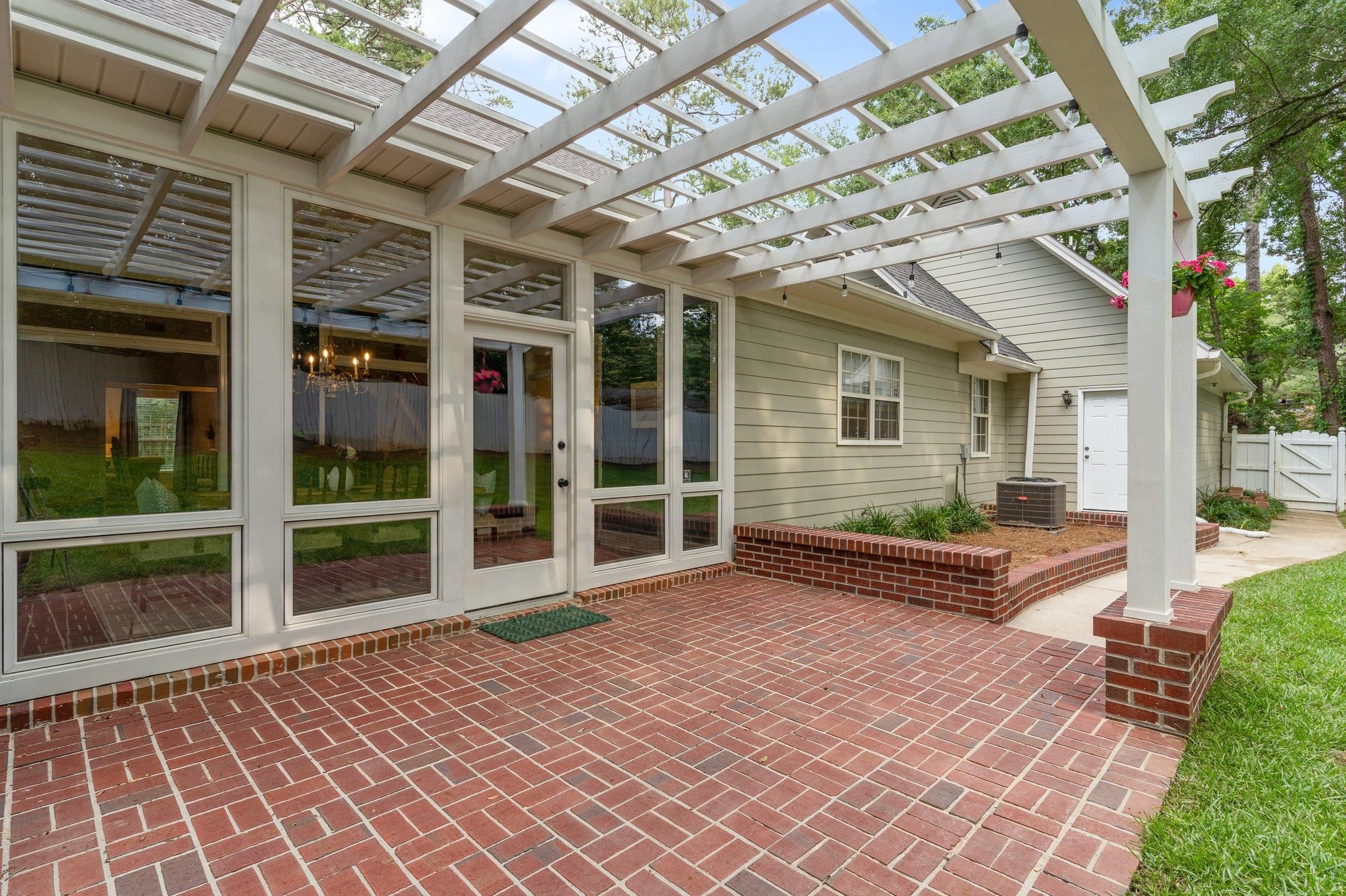1005 Shalimar Drive