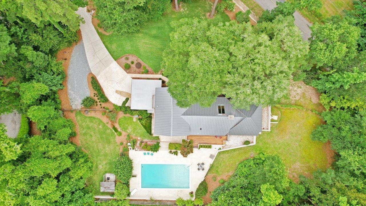 3541 Lakeshore Drive