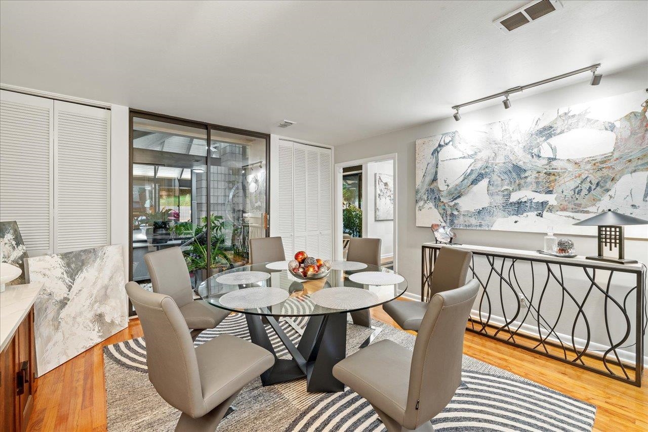 3541 Lakeshore Drive