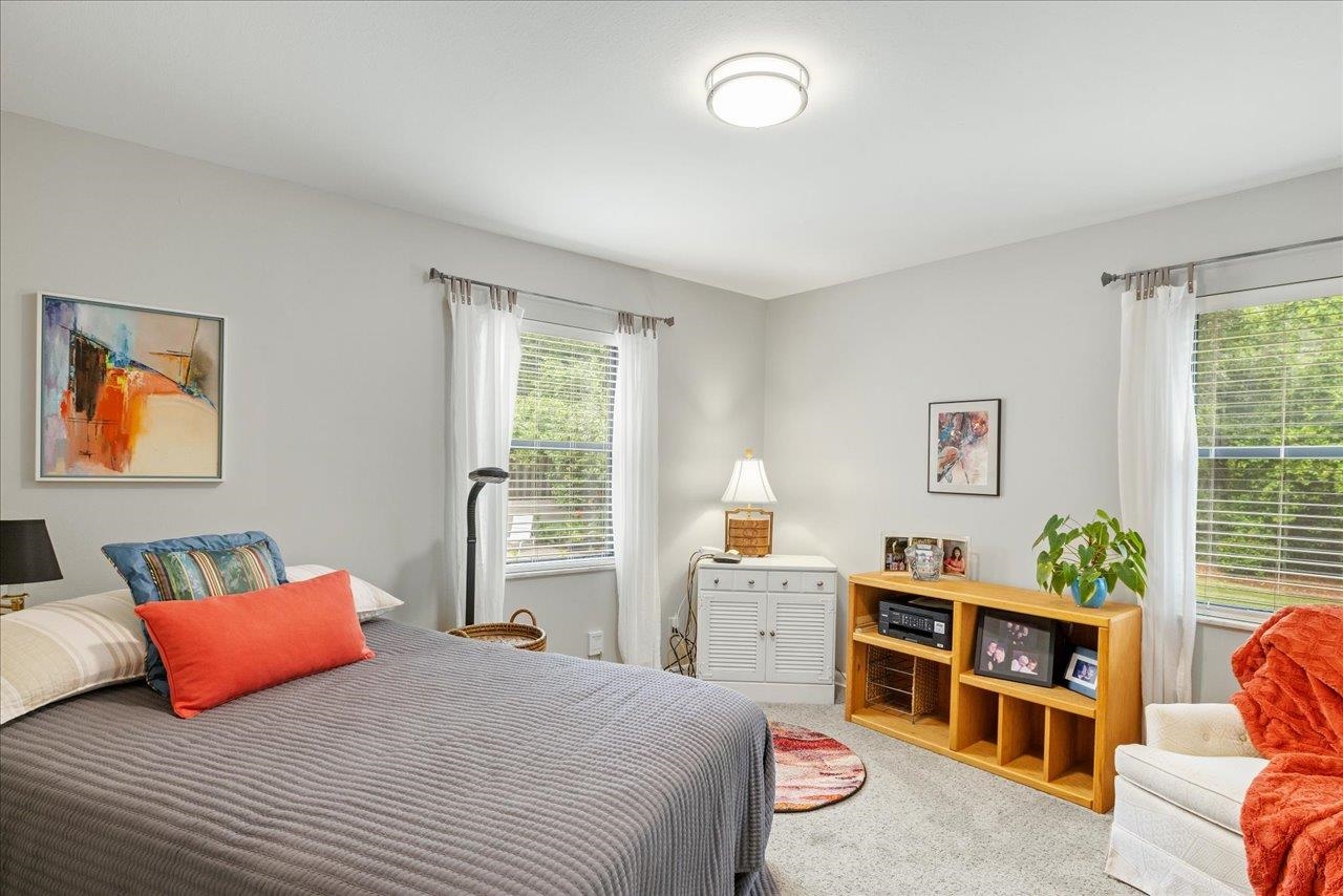 3541 Lakeshore Drive