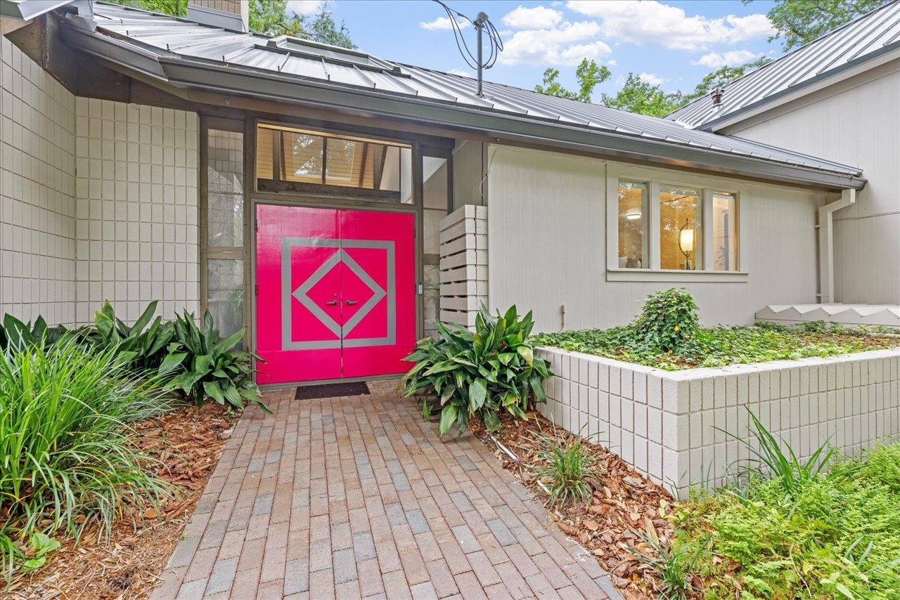 3541 Lakeshore Drive