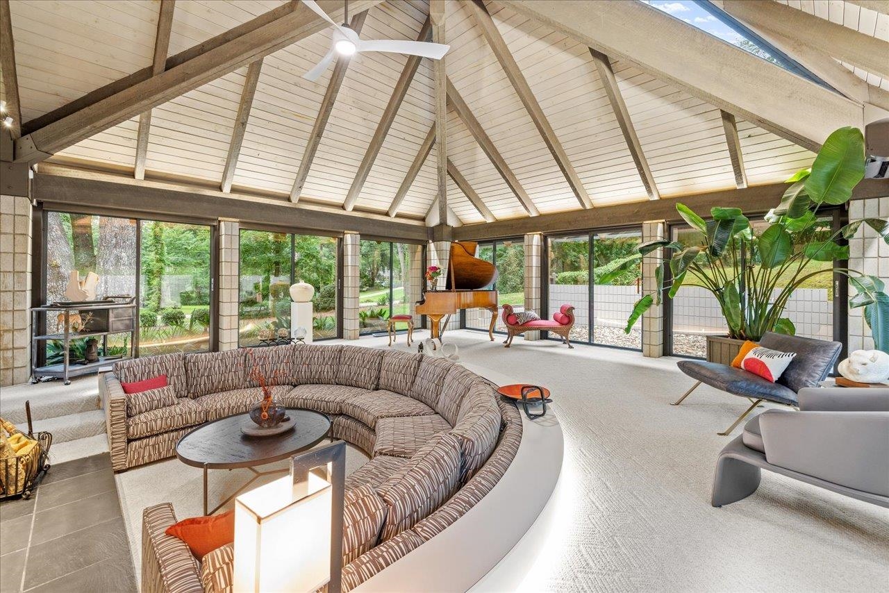 3541 Lakeshore Drive