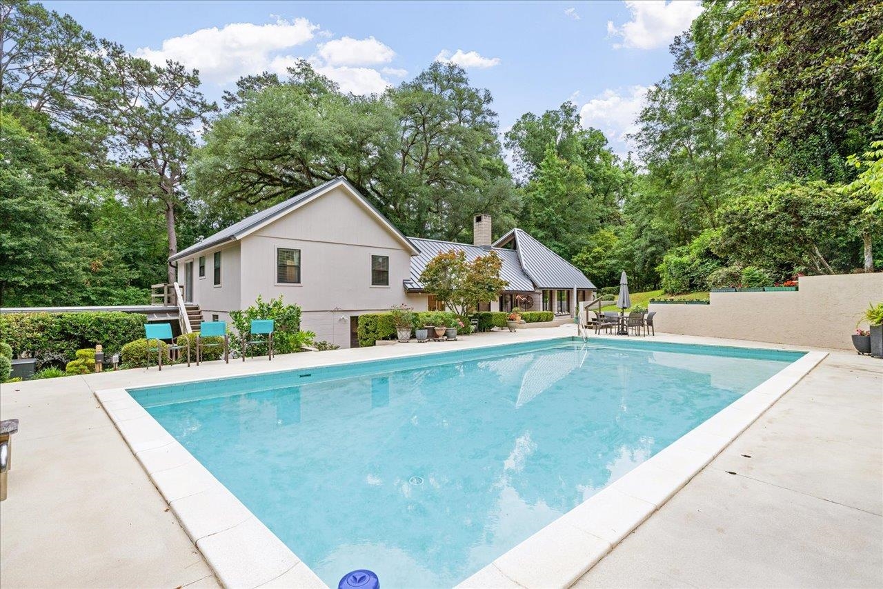 3541 Lakeshore Drive