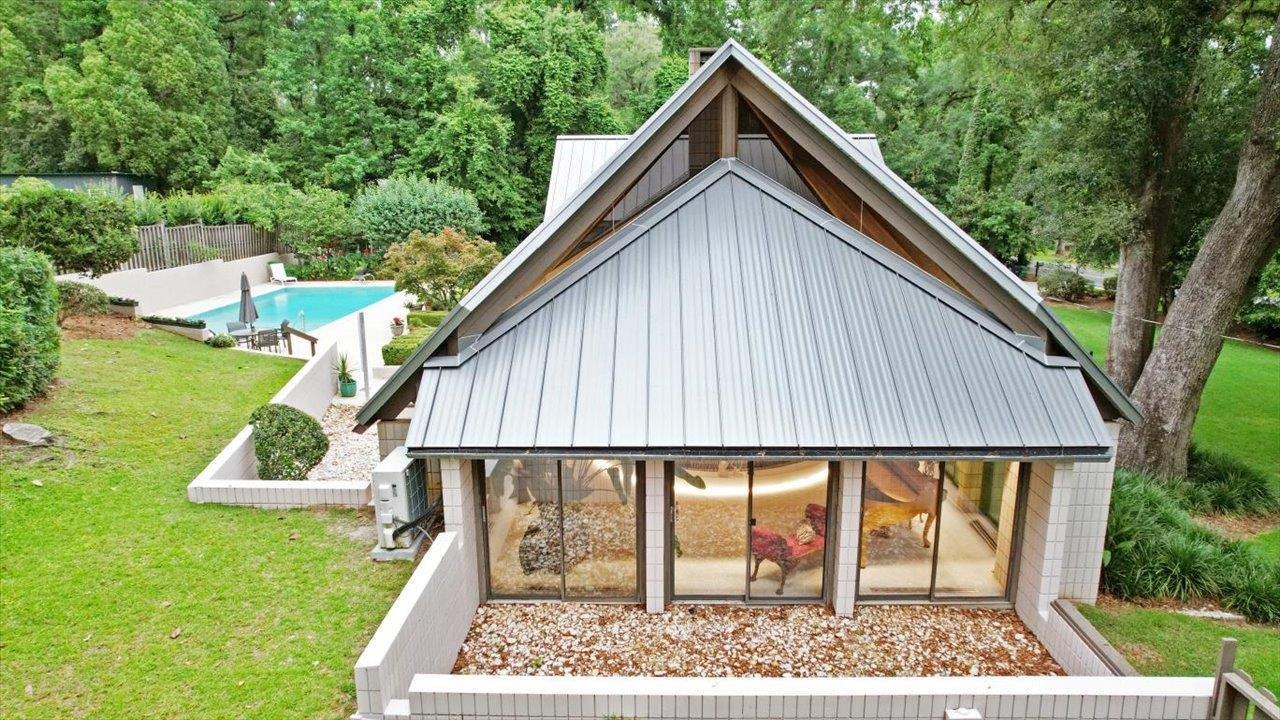 3541 Lakeshore Drive