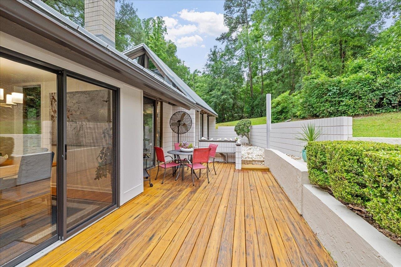 3541 Lakeshore Drive