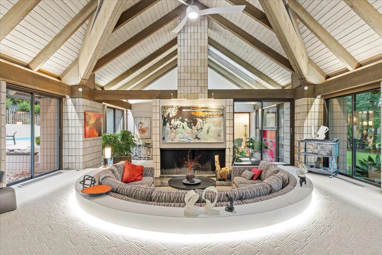 3541 Lakeshore Drive