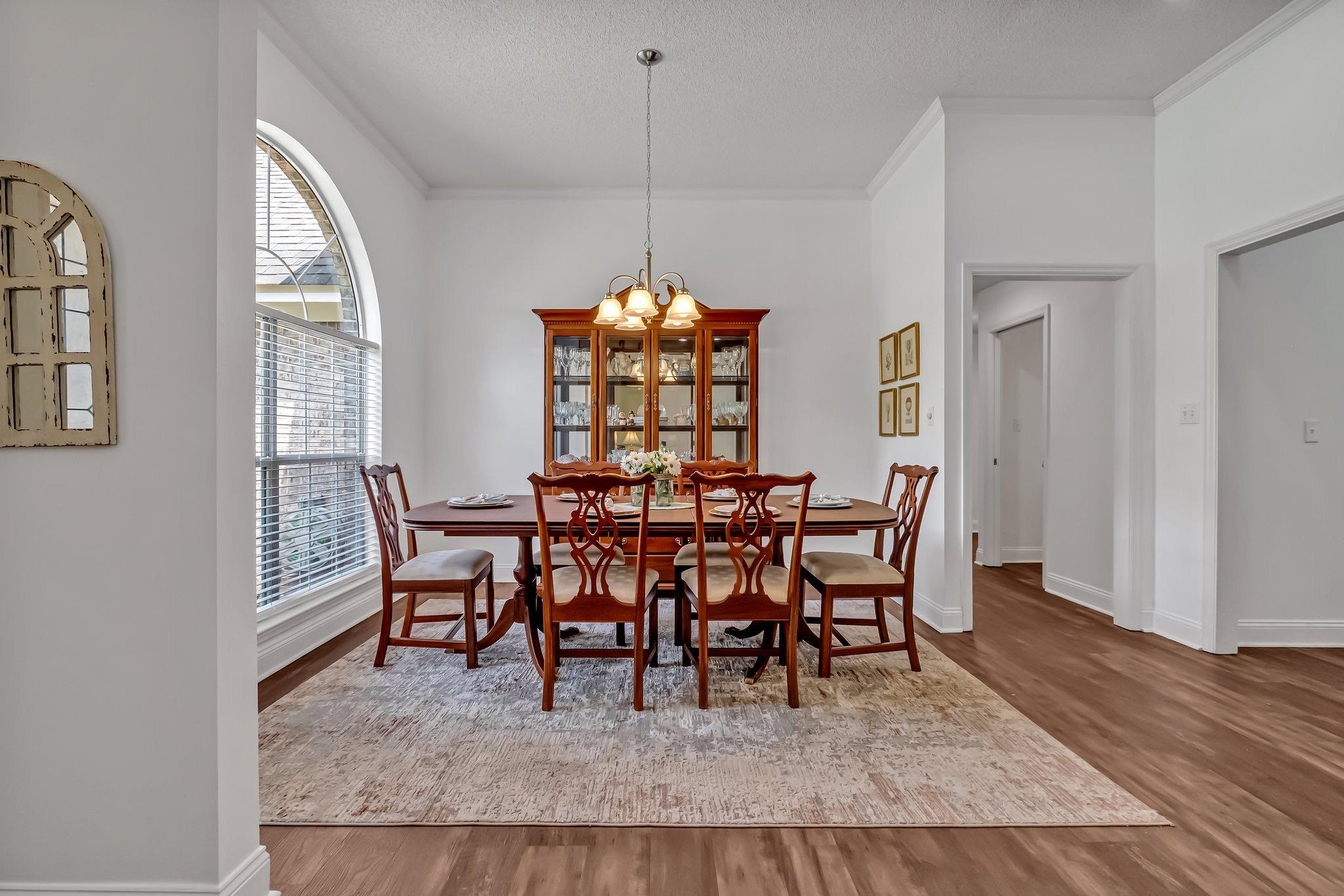 3483 Colonnade Drive