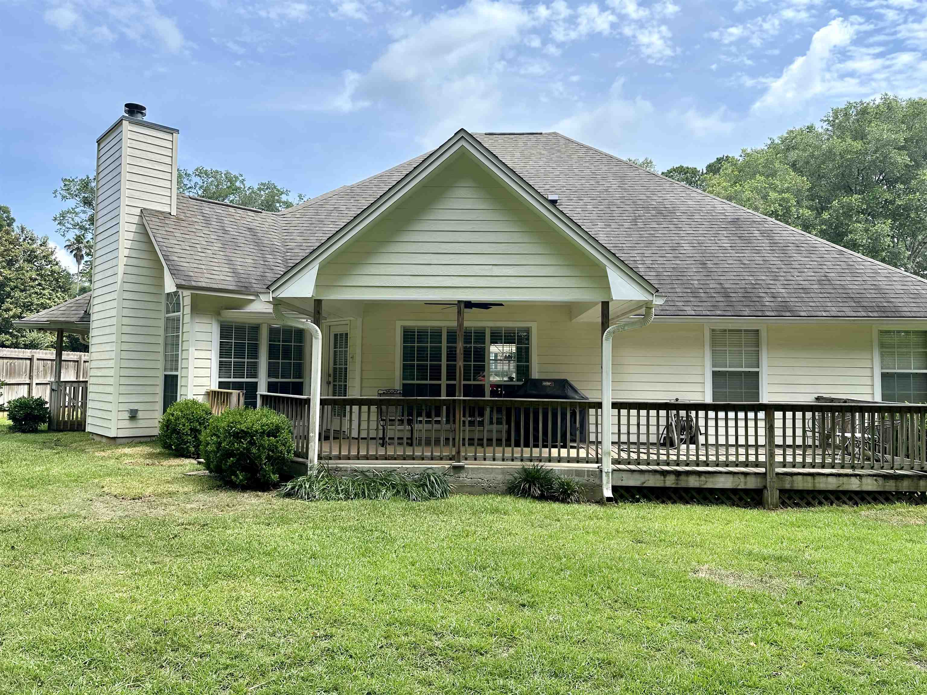 3483 Colonnade Drive