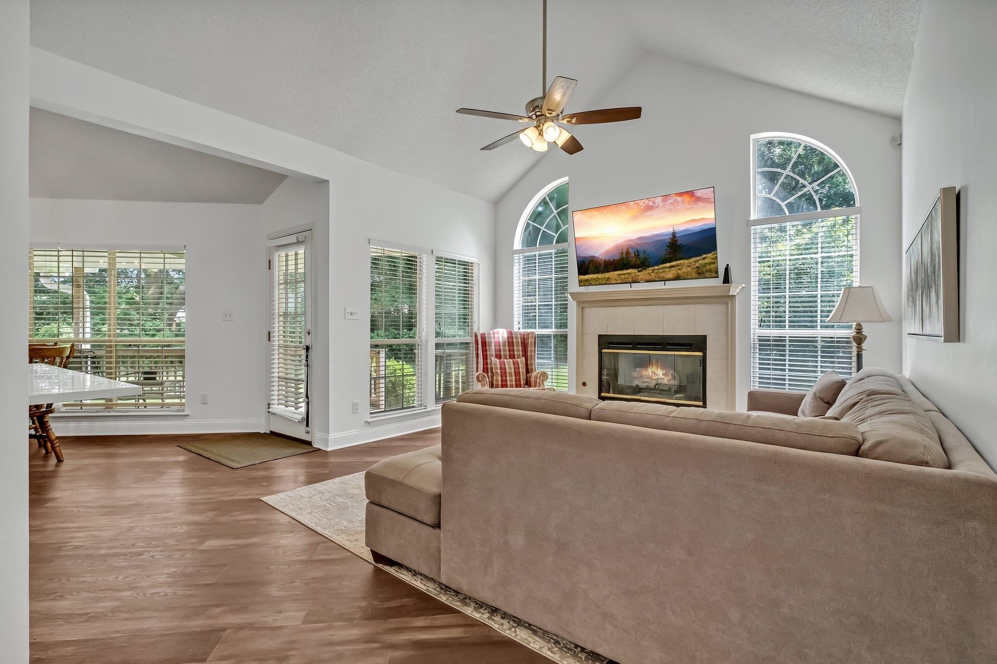 3483 Colonnade Drive